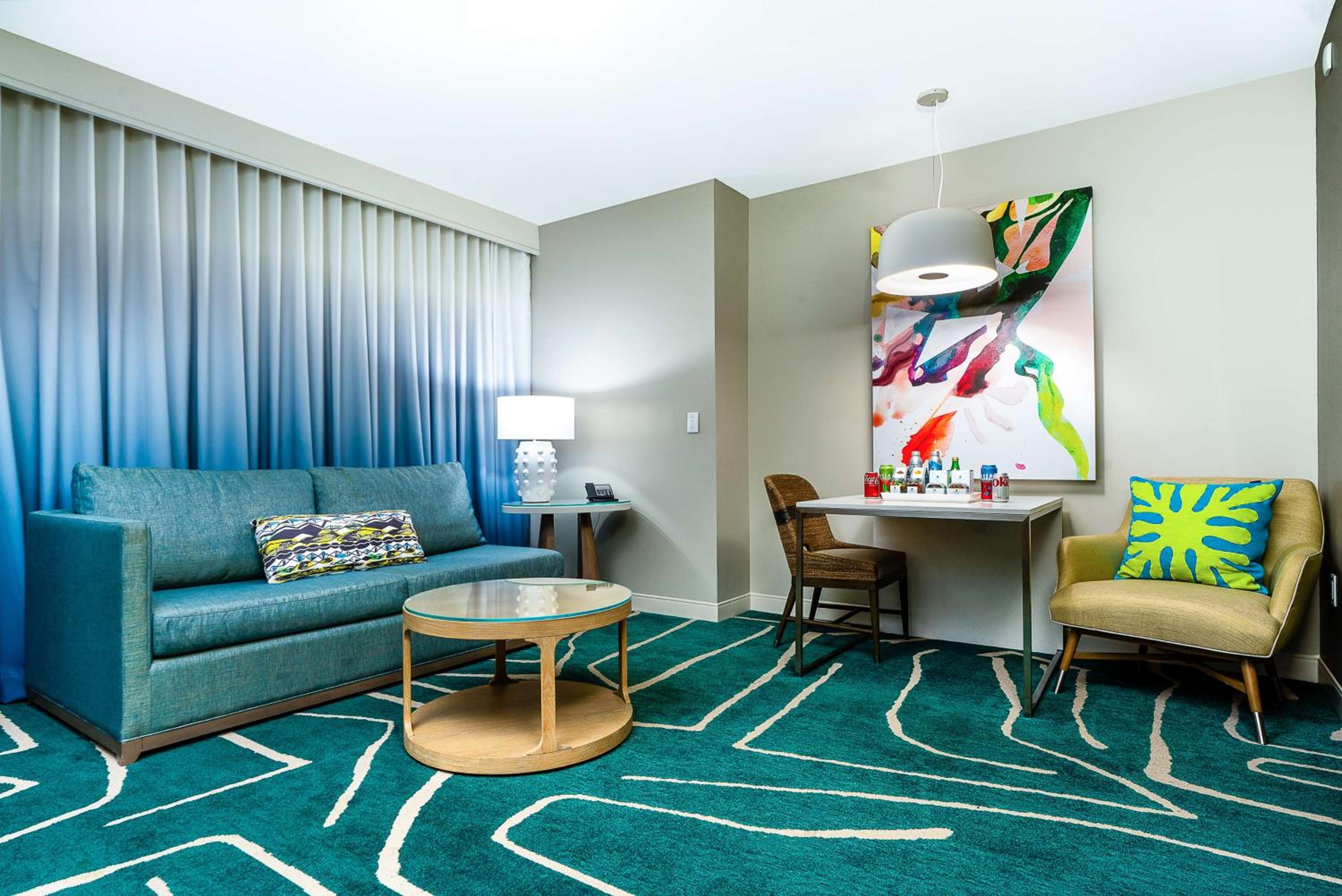 Premium Corner King Suite with Bay View - Photo 1