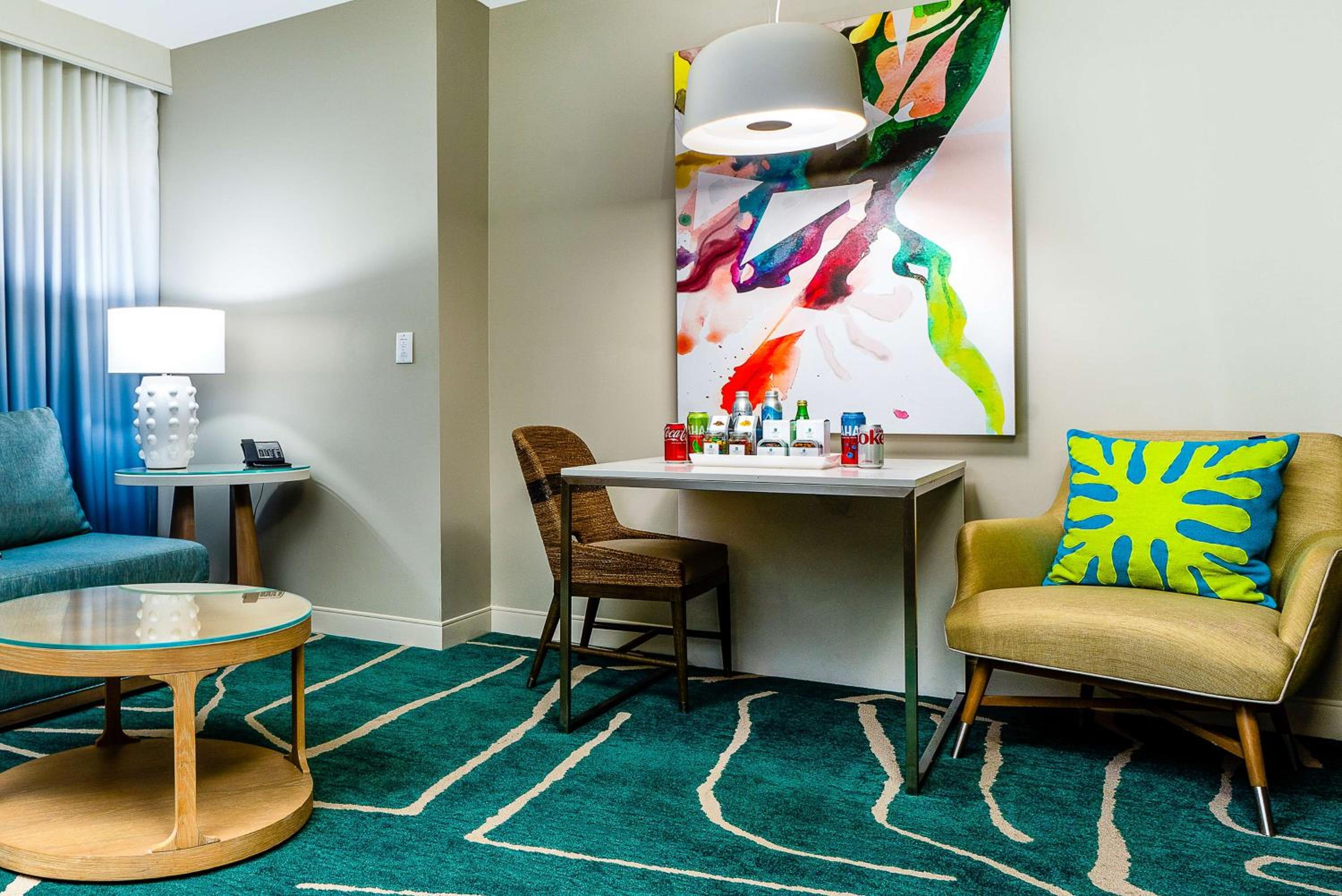 Premium Corner King Suite with Bay View - Photo 6