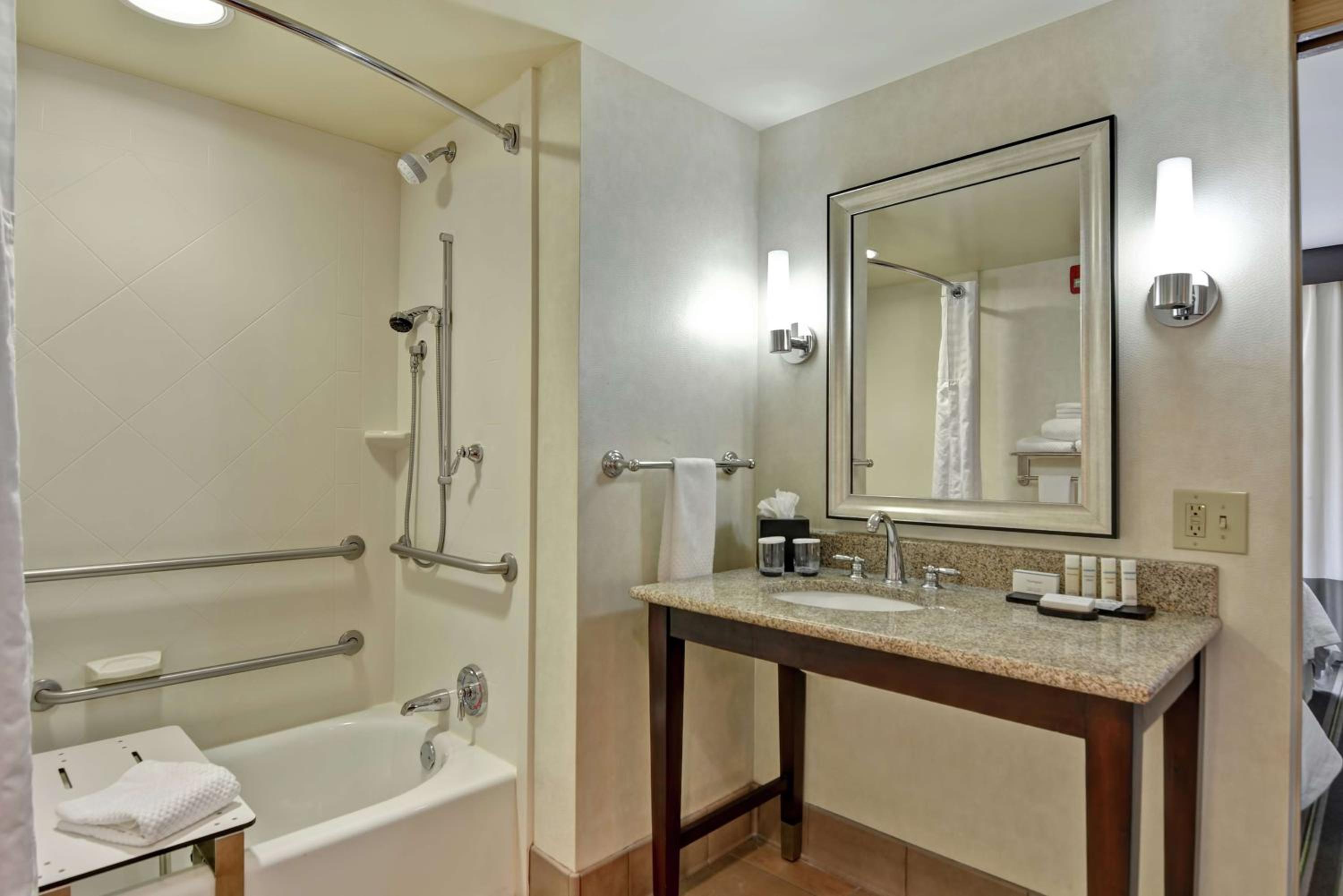 King Room - Mobility Access/Non-Smoking - Photo 2