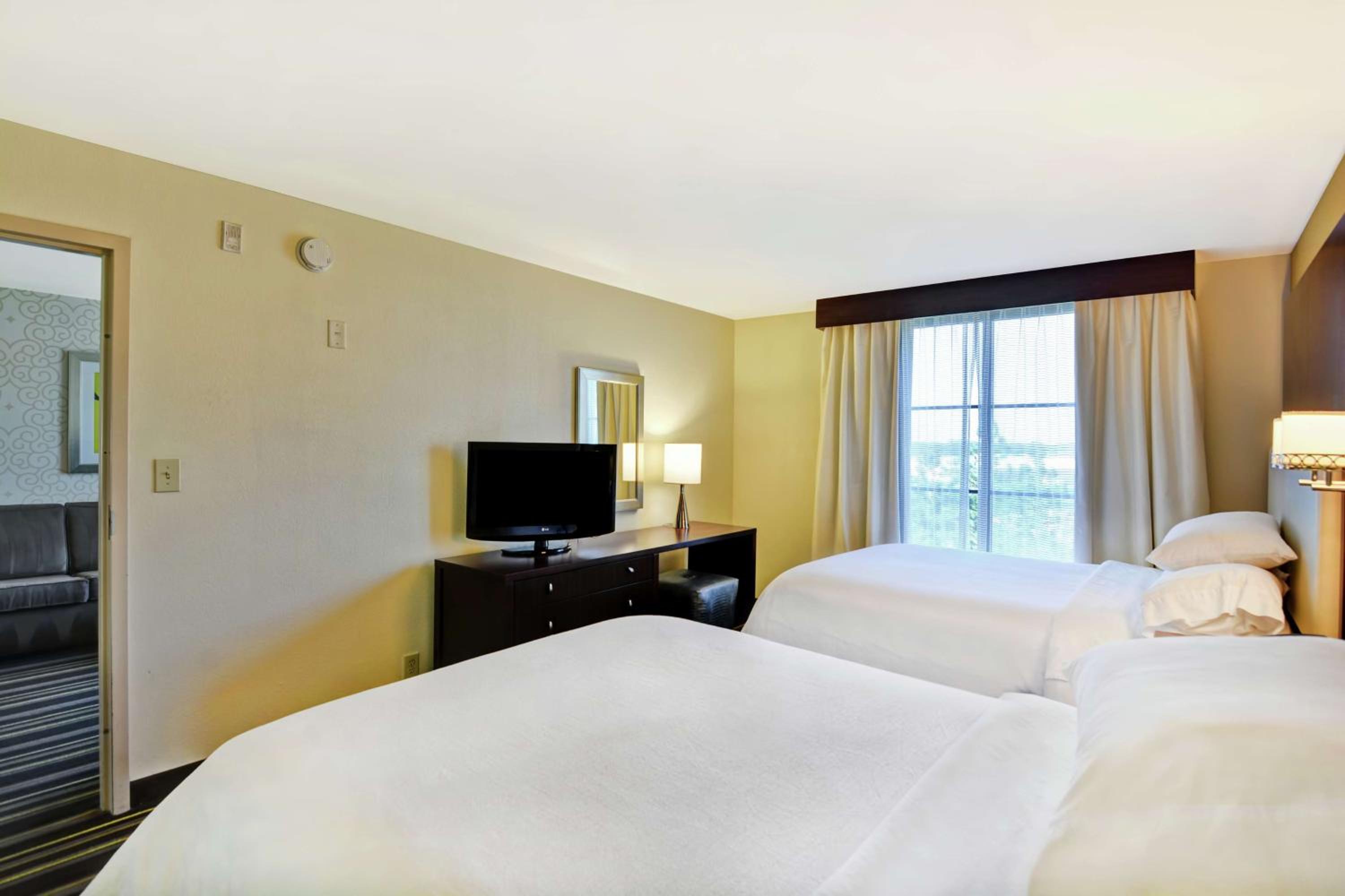 Suite with Two Queen Beds - Non-Smoking - Photo 2