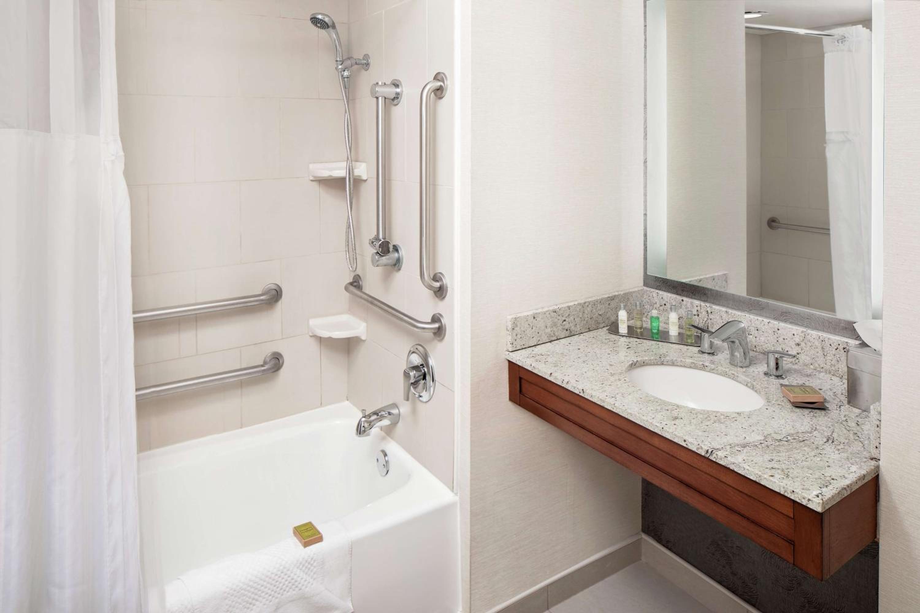 King Room - Disability Access - Photo 2