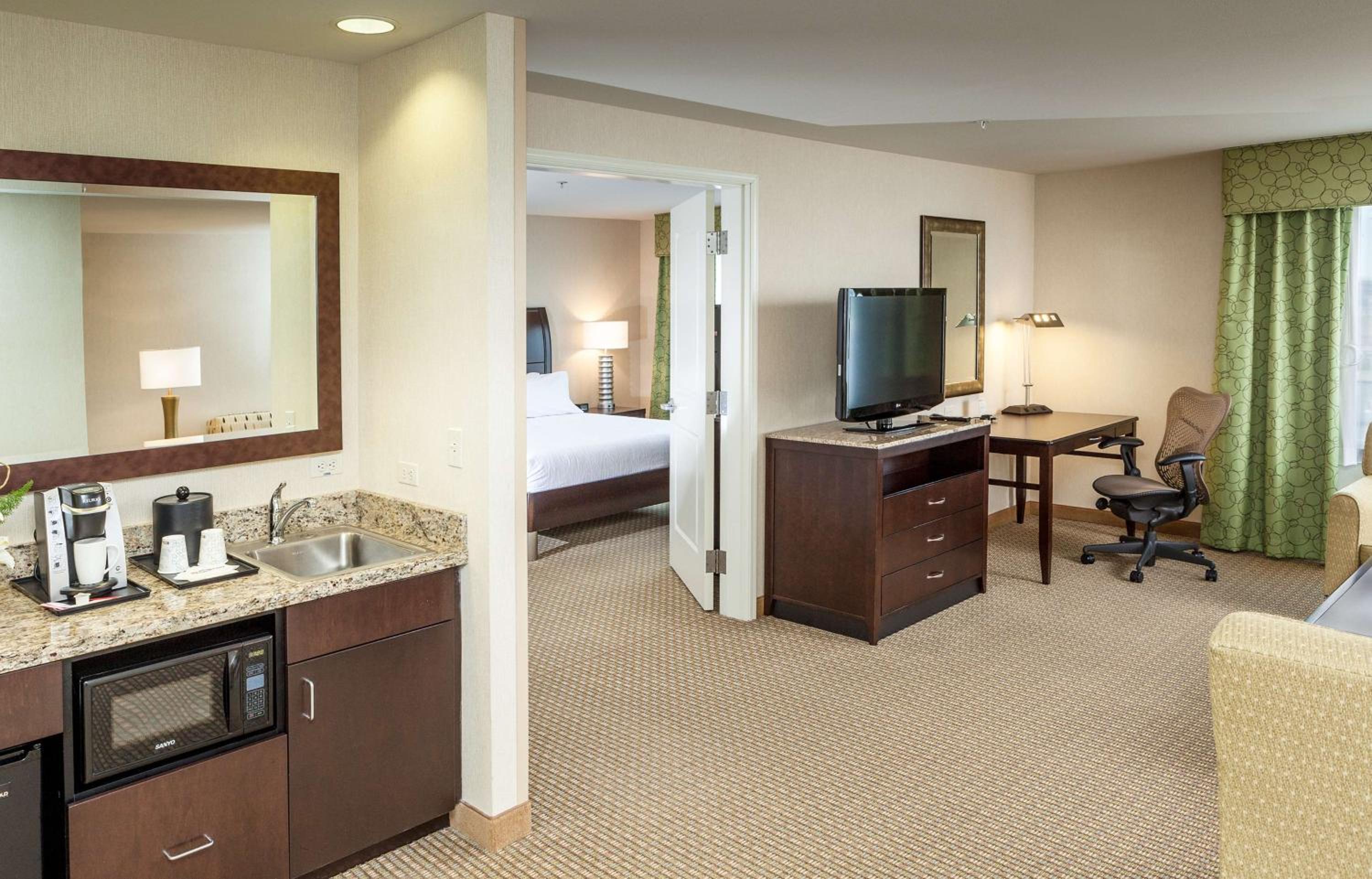 One-Bedroom King Suite - Photo 3