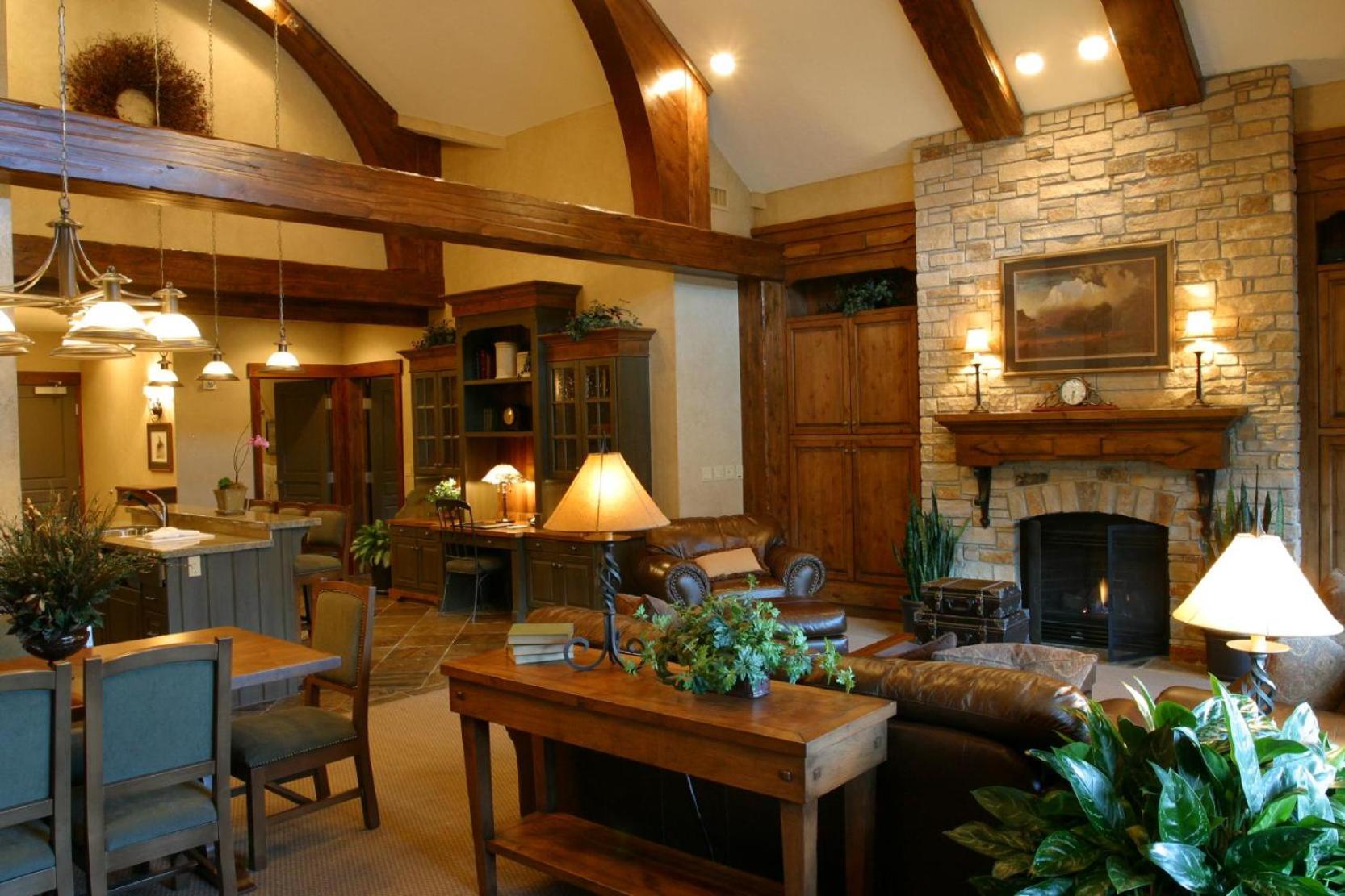 2 Bedroom Penthouse Suite, Mountain & Golf view, Fireplace