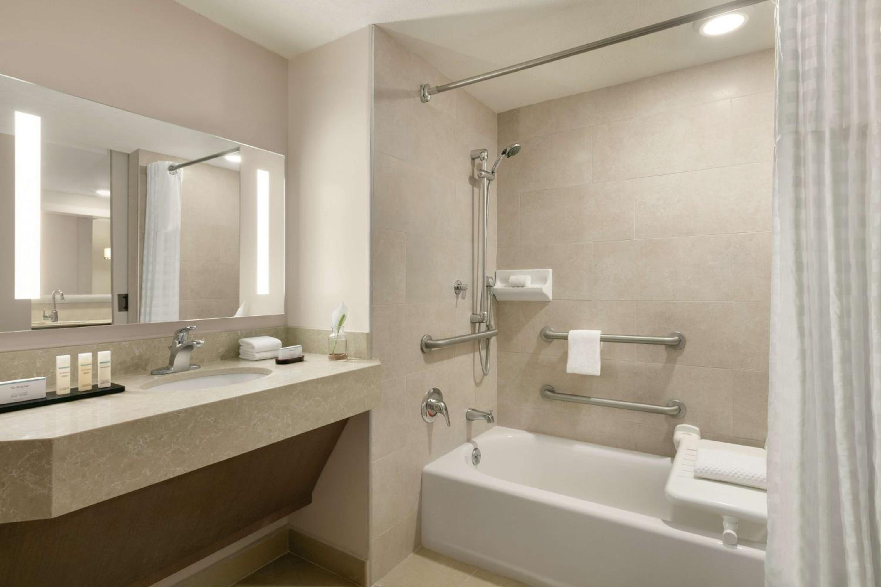 King Room - Mobility Access/Non-Smoking
