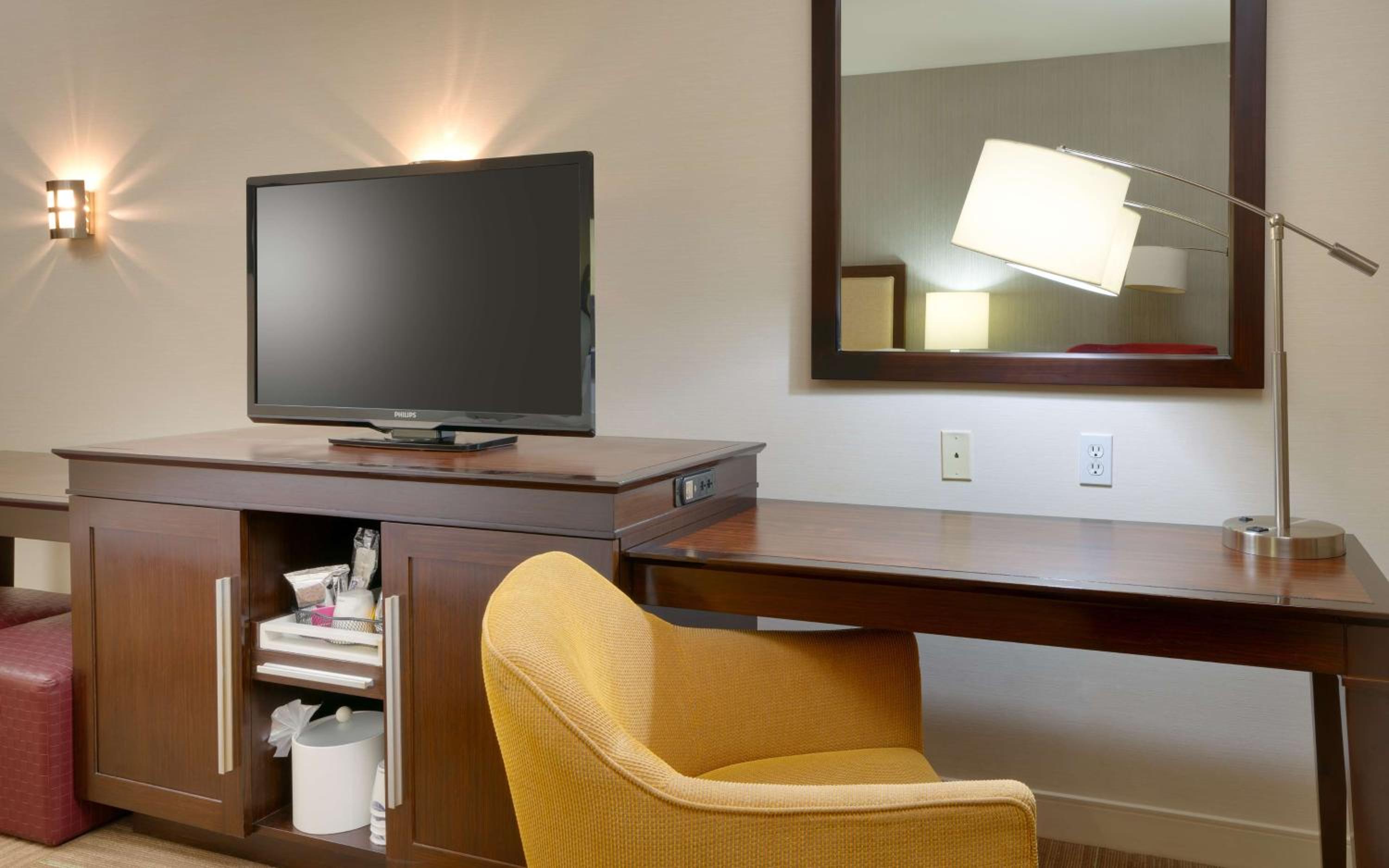 King Room - Non-Smoking - Photo 6