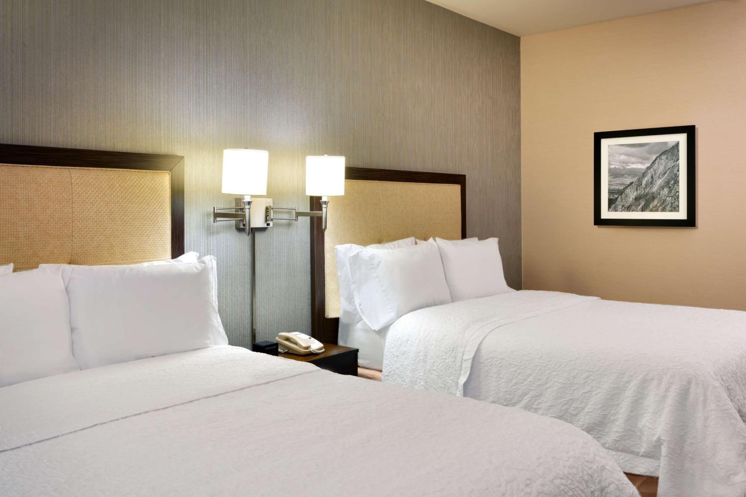 Queen Room With Two Queen Beds - Non-Smoking - Photo 1