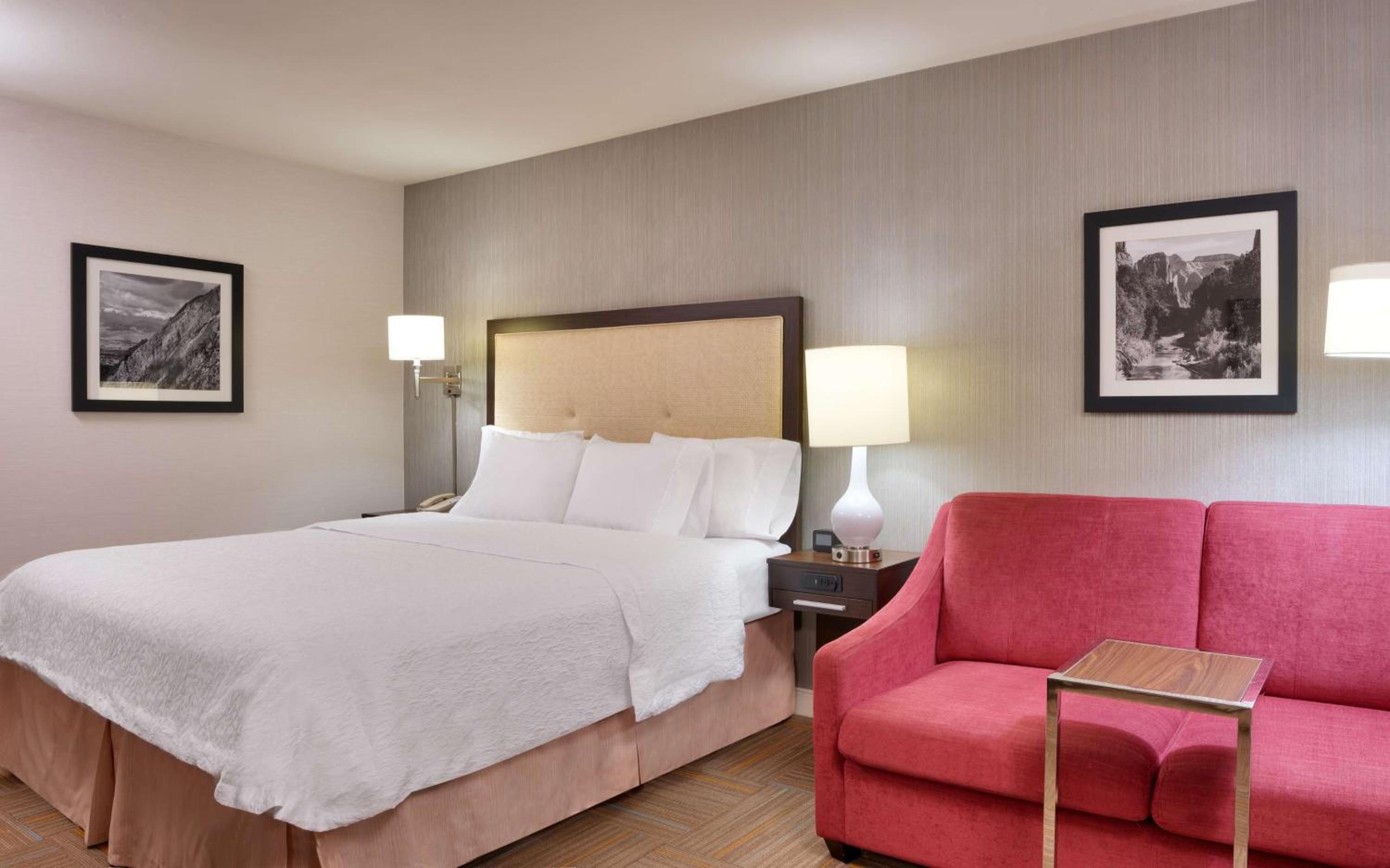 King Room - Non-Smoking - Photo 2