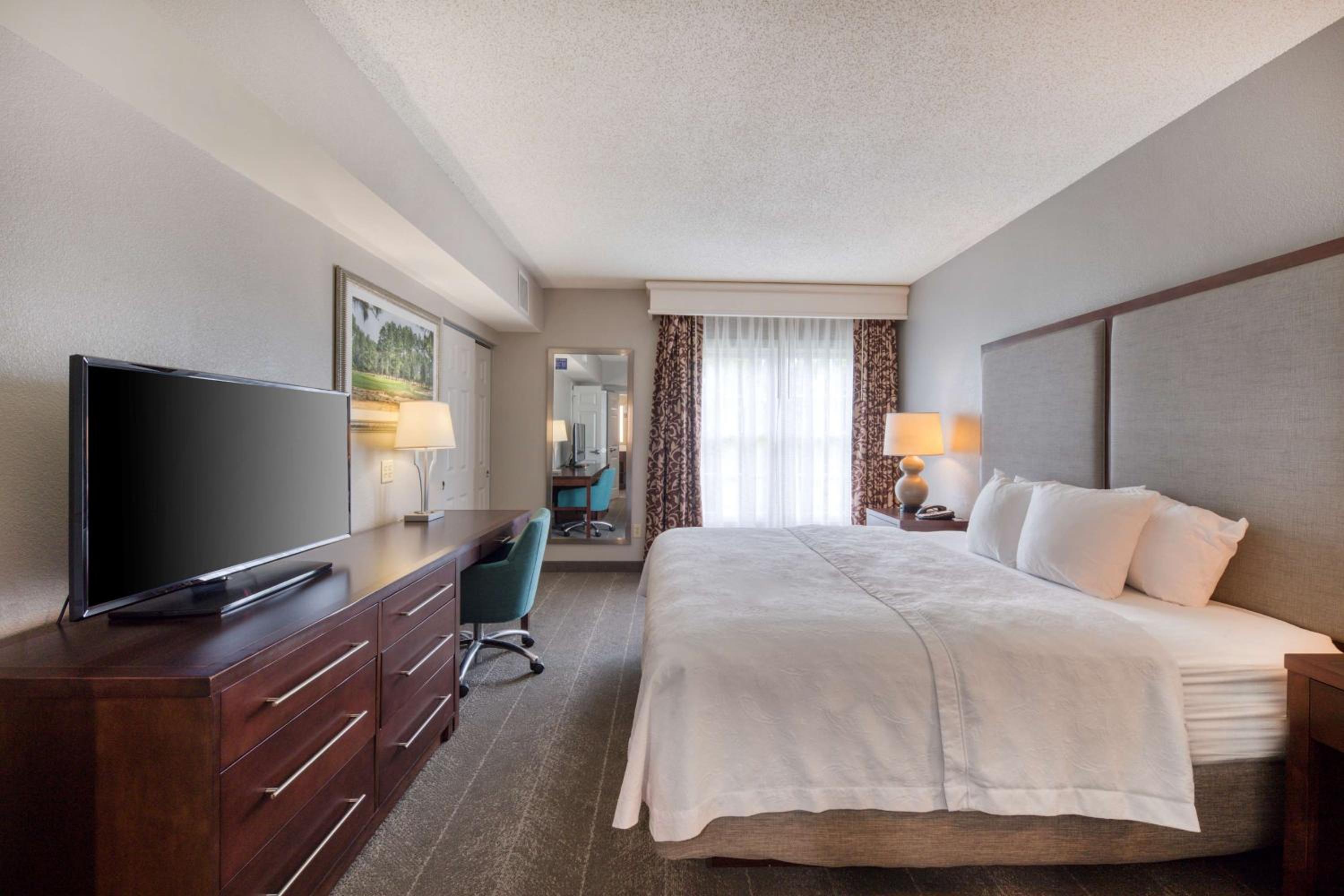 One-Bedroom King Suite - Non-Smoking - Photo 7