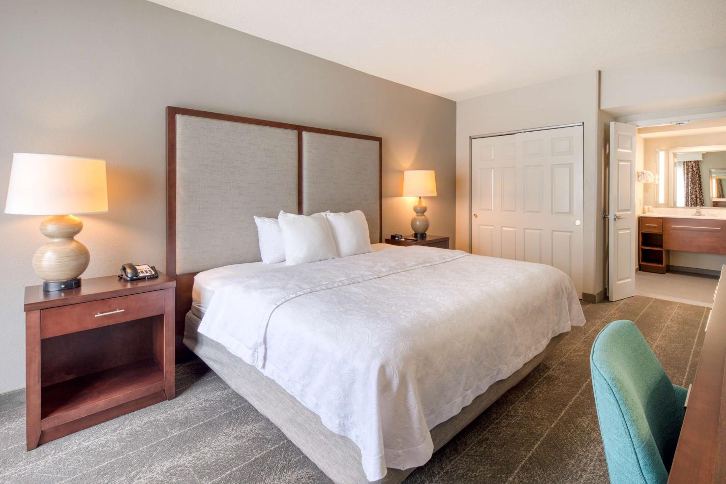 One-Bedroom King Suite - Non-Smoking - Photo 9