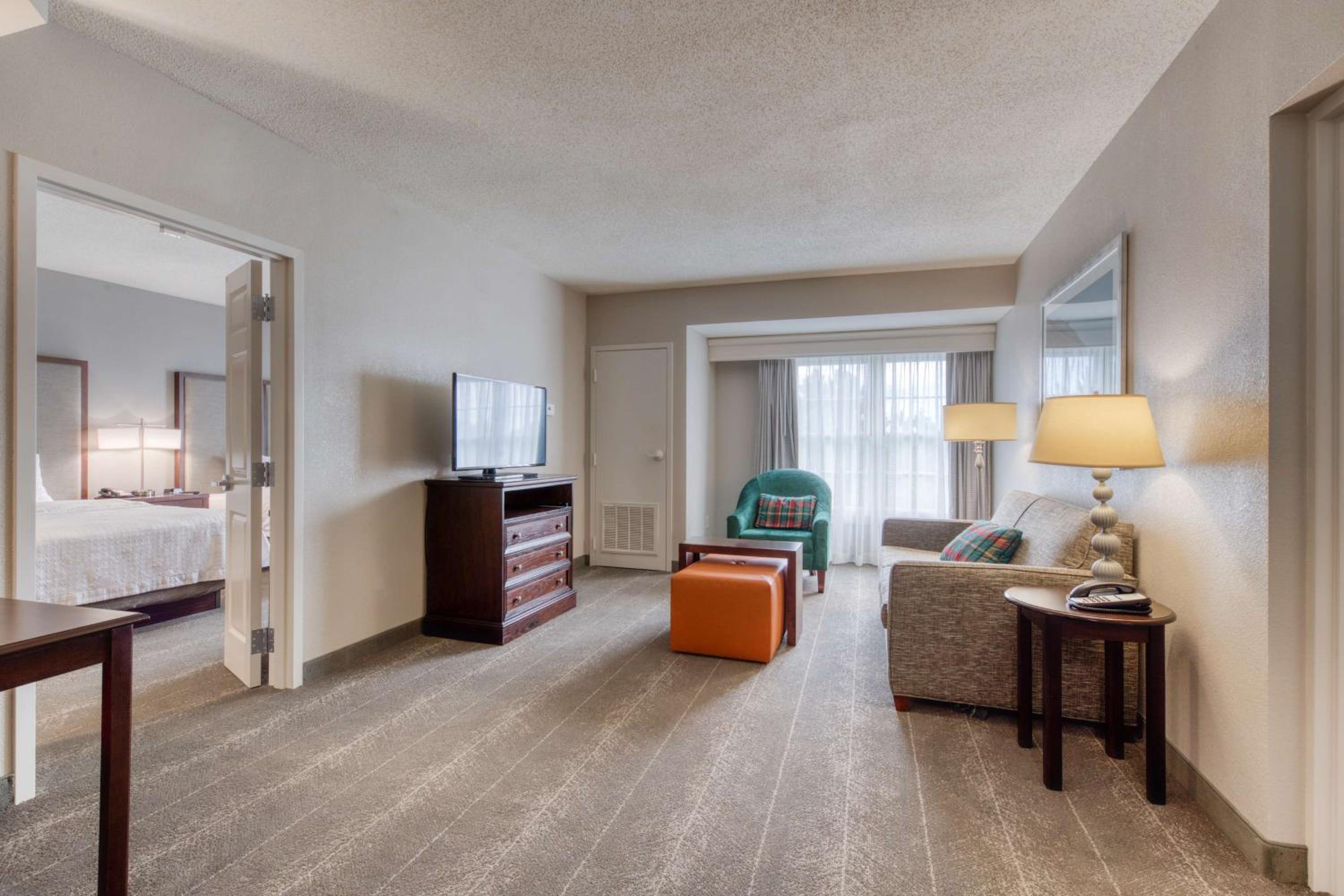 Two-Bedroom Queen Suite - Non-Smoking - Photo 3