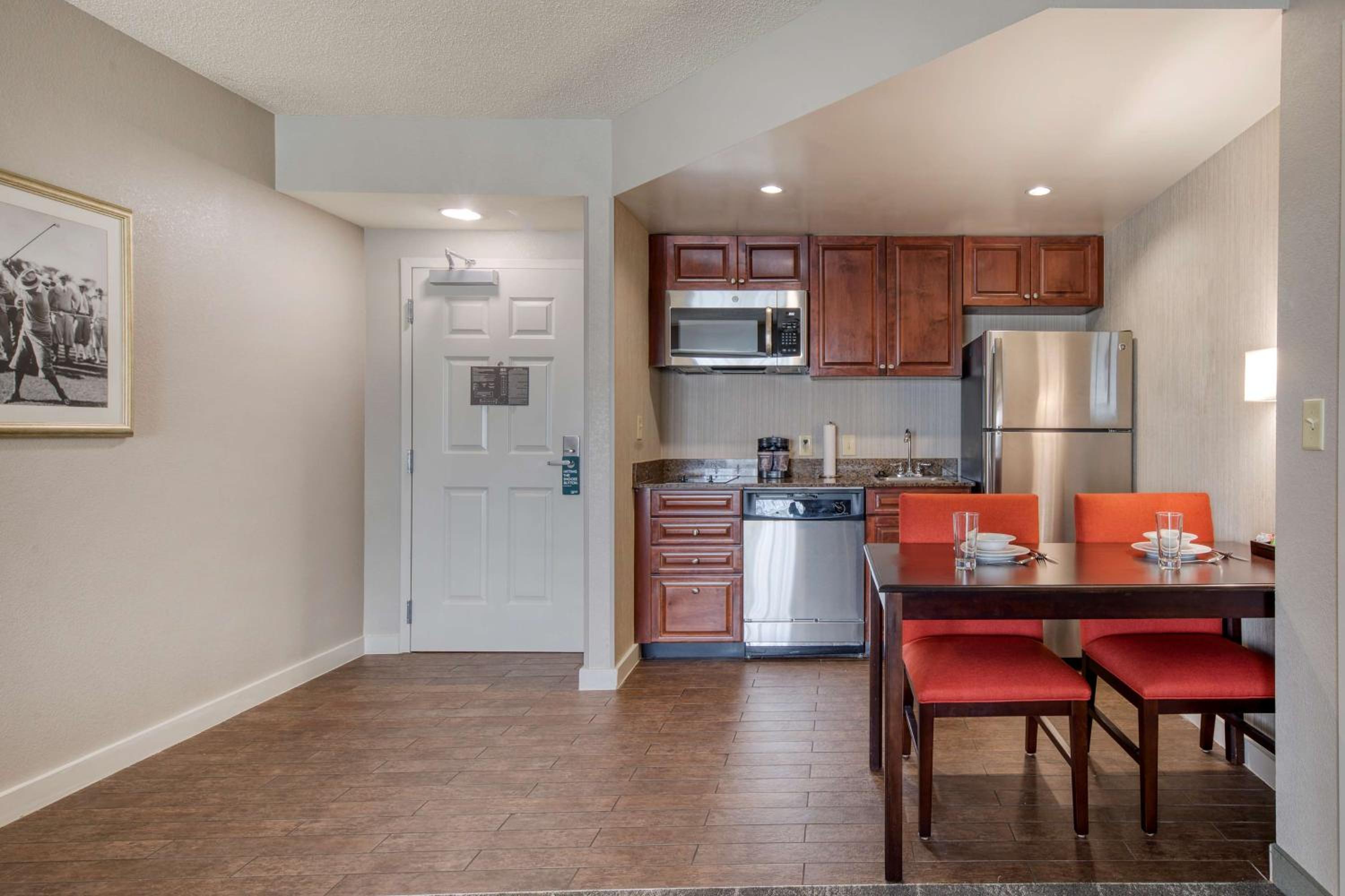 Two-Bedroom Queen Suite - Non-Smoking - Photo 7