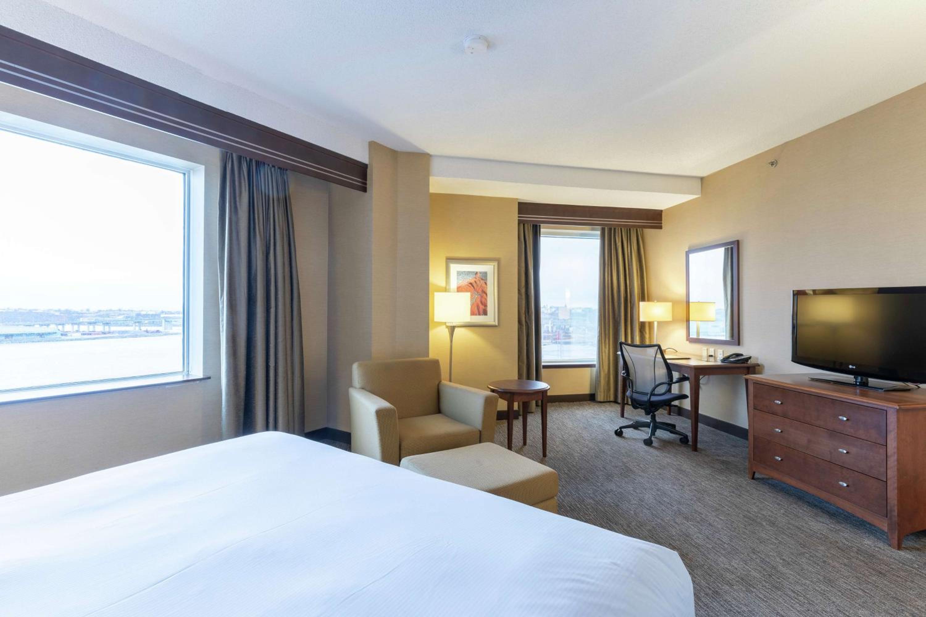 King Room with Harbor View - Photo 2