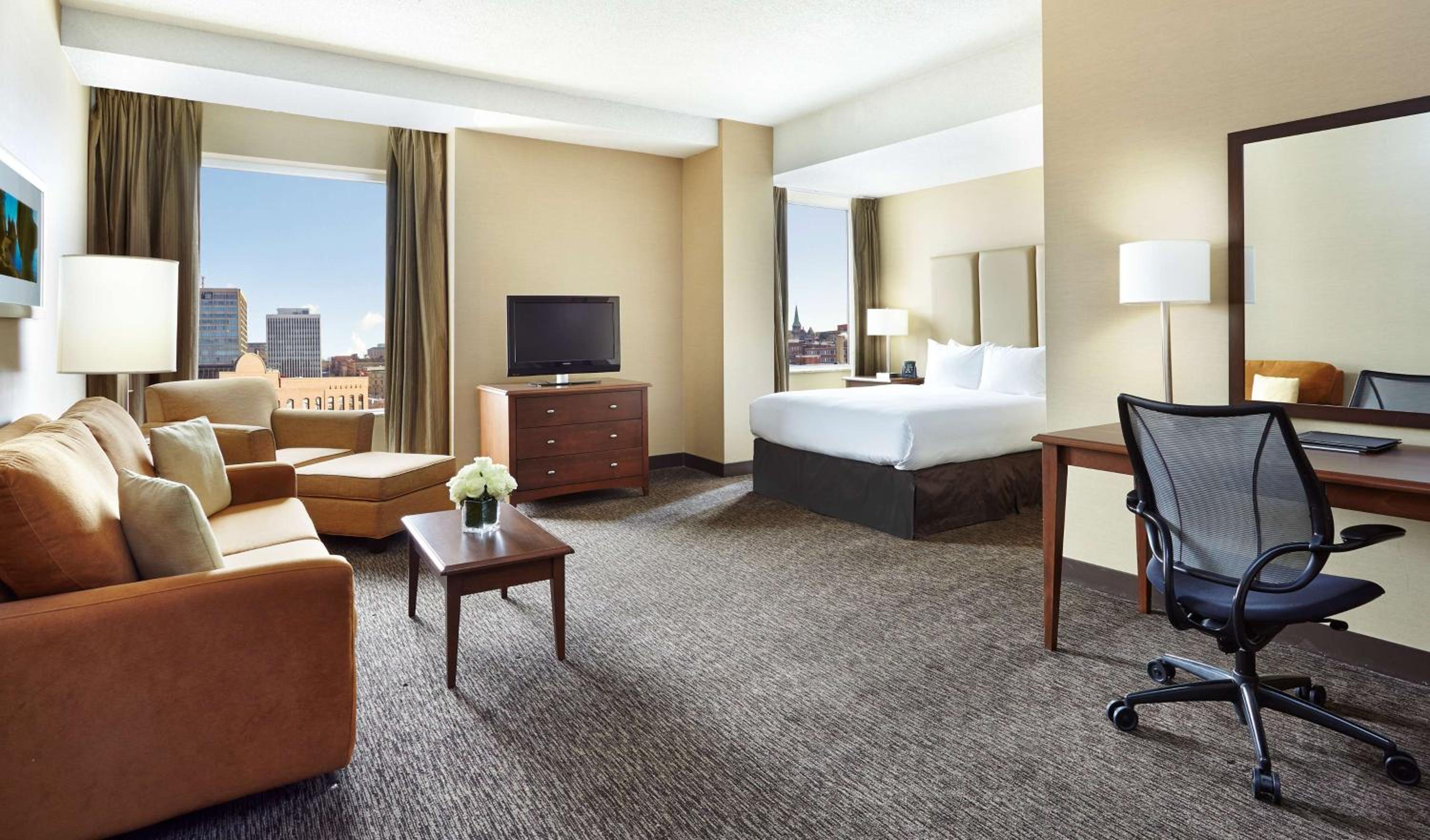 Queen Room with City View photo 3