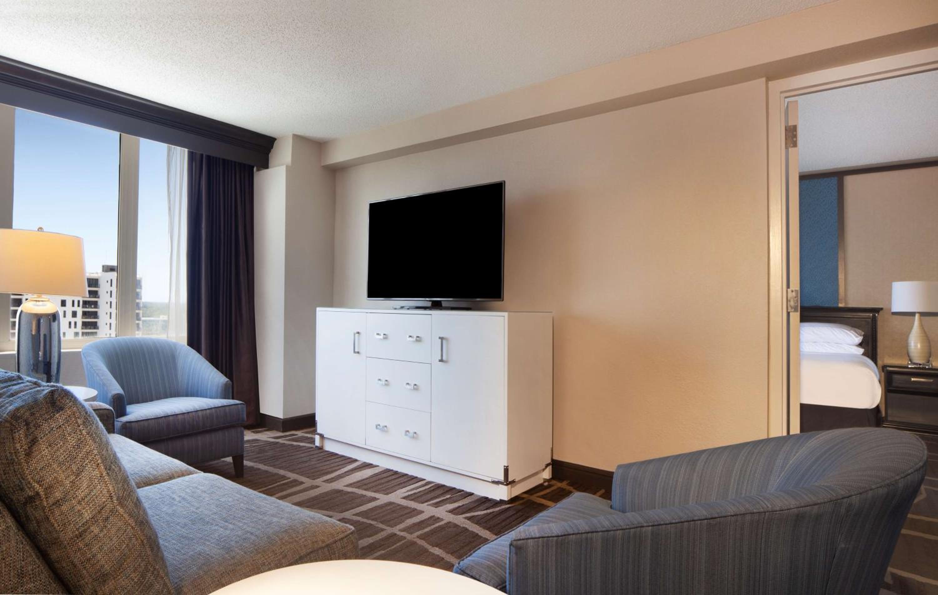 One-Bedroom King Suite with Parlor  - Photo 9