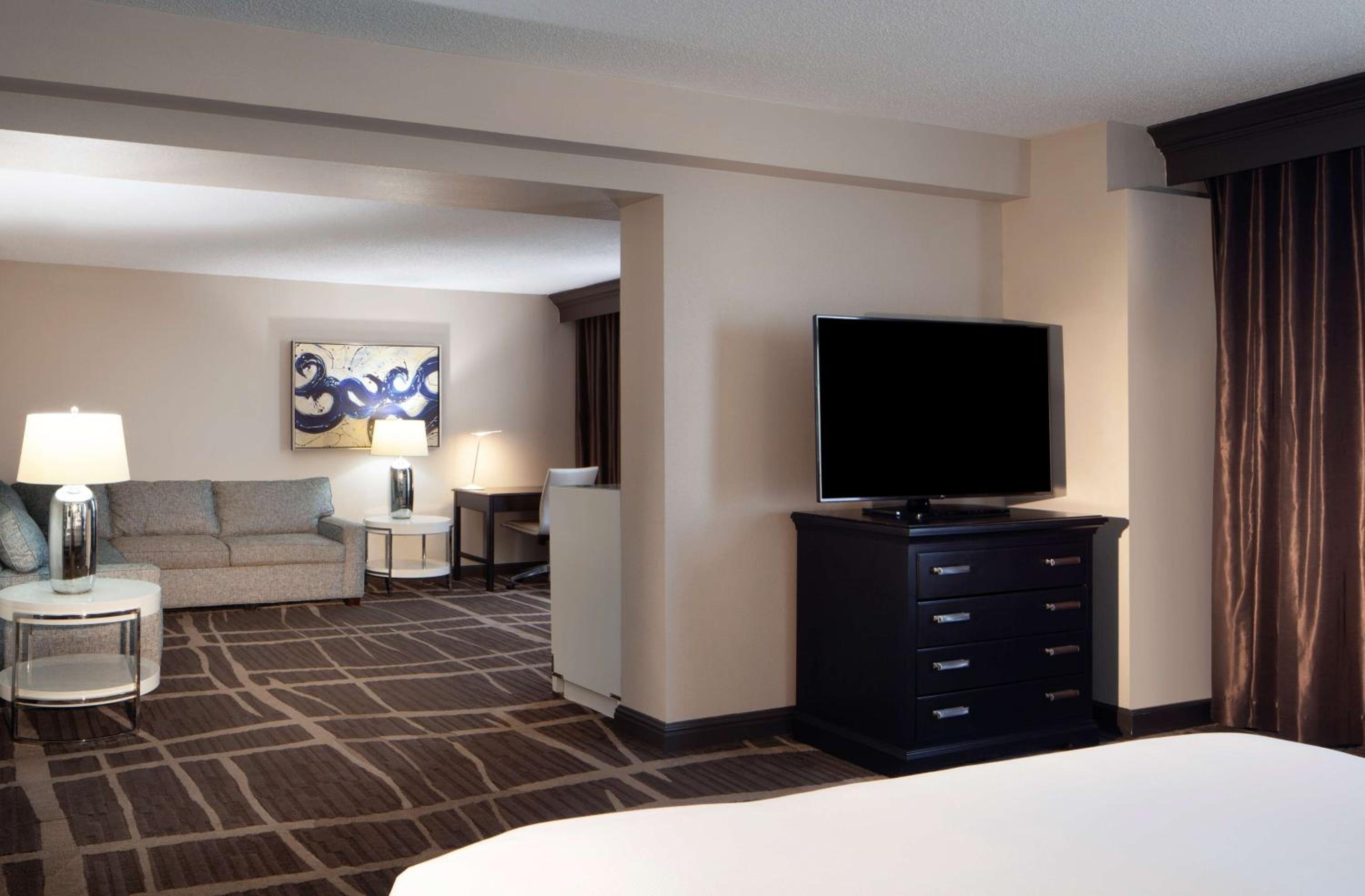 One-Bedroom King Suite with Parlor  - Photo 3