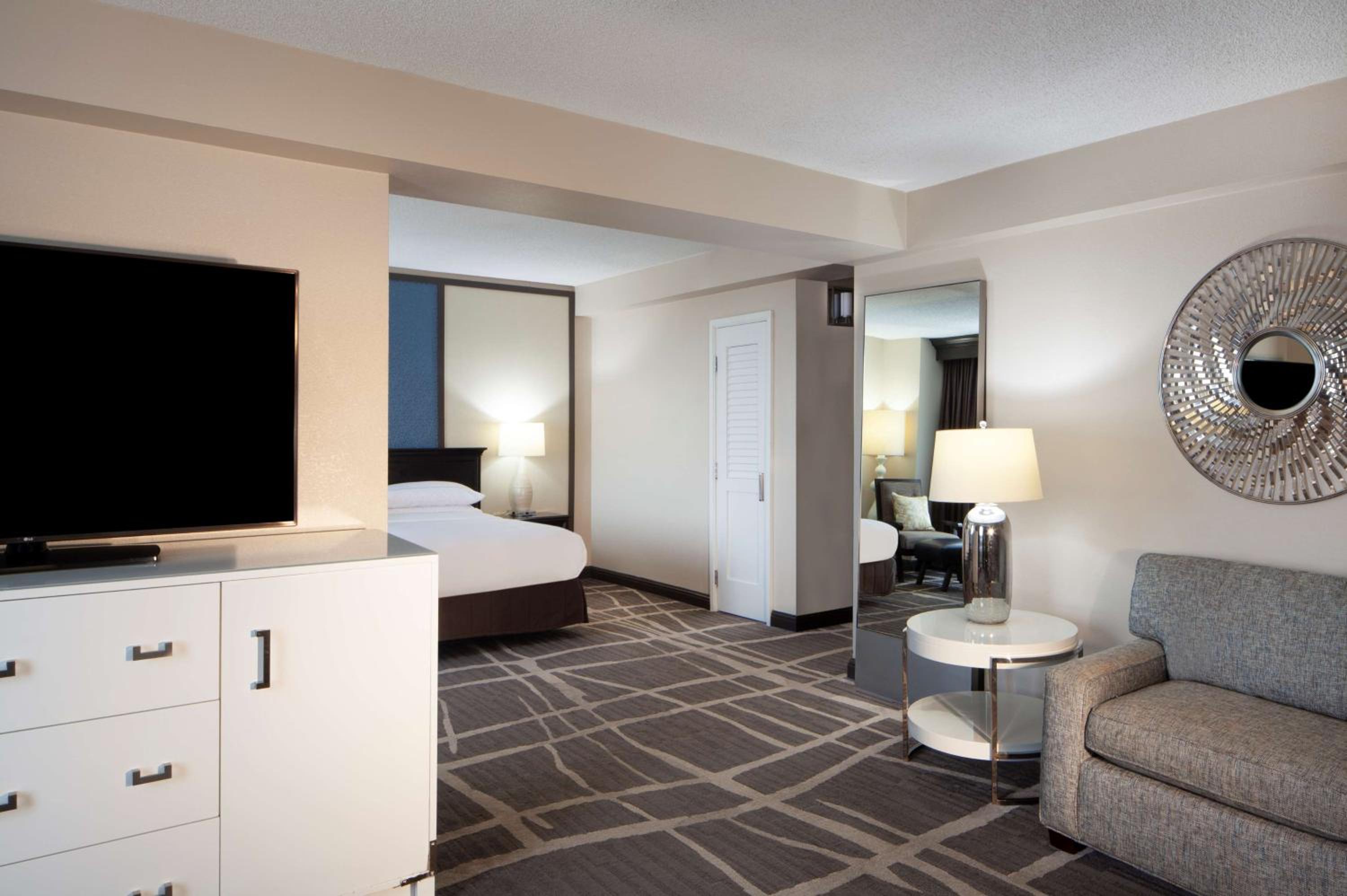 One-Bedroom King Suite with Parlor  - Photo 4