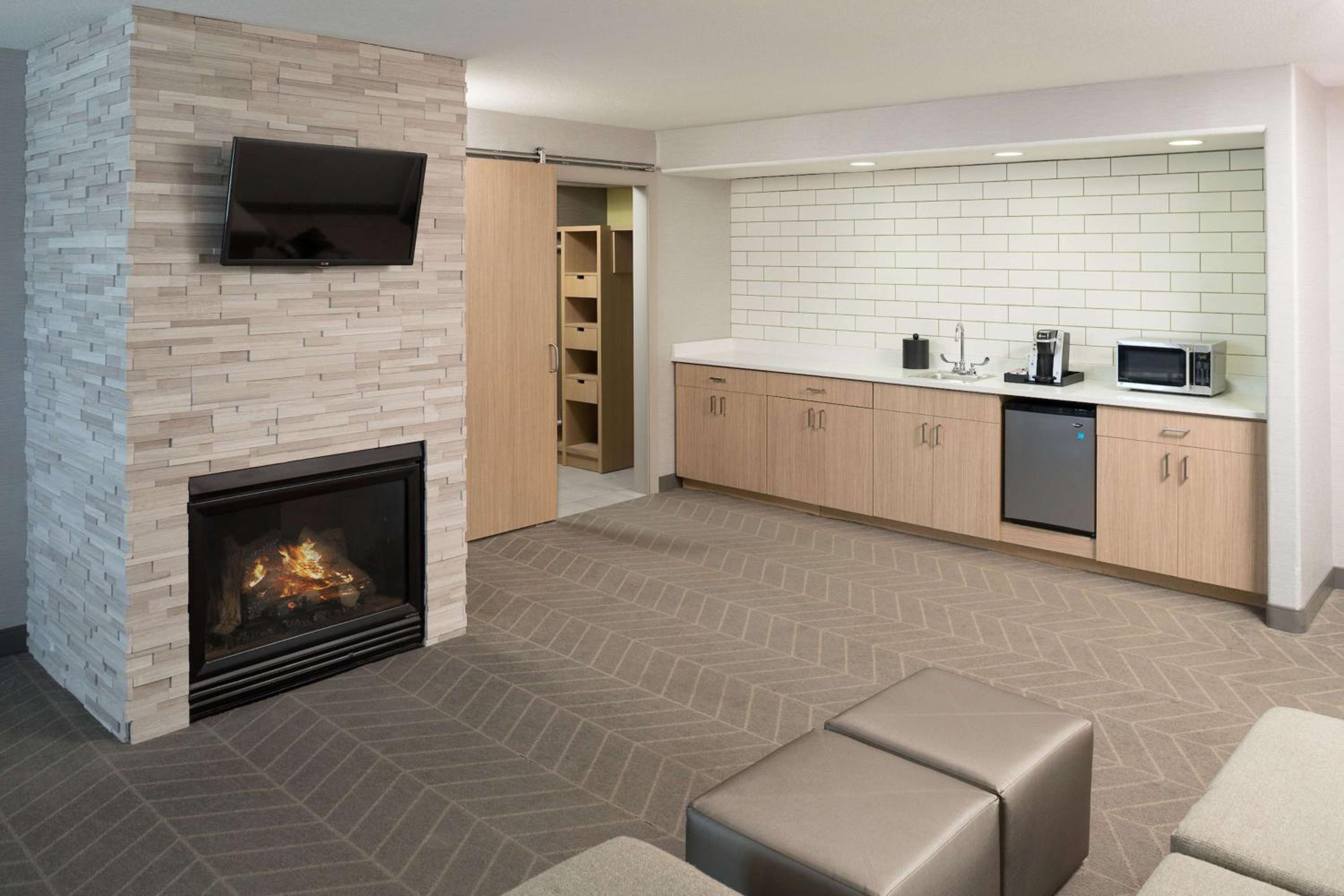 Two Bedroom King Suite with River View - Photo 2