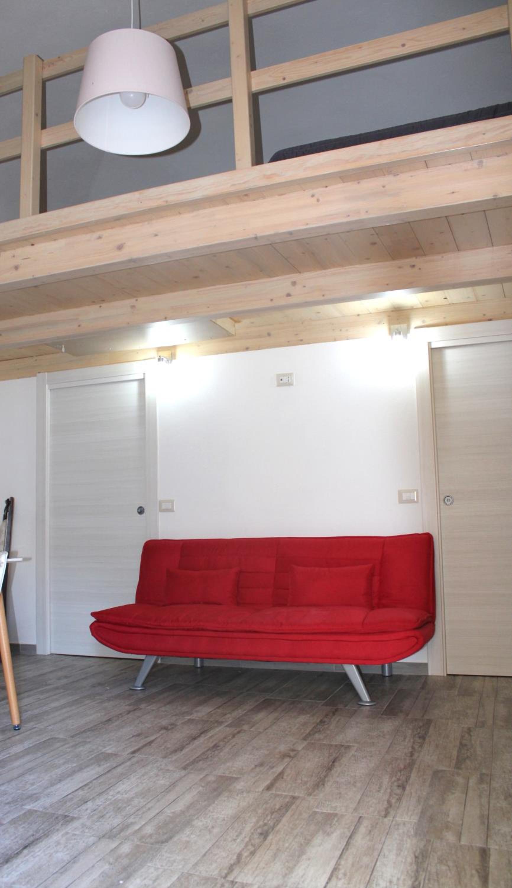 One-Bedroom Apartment photo 1