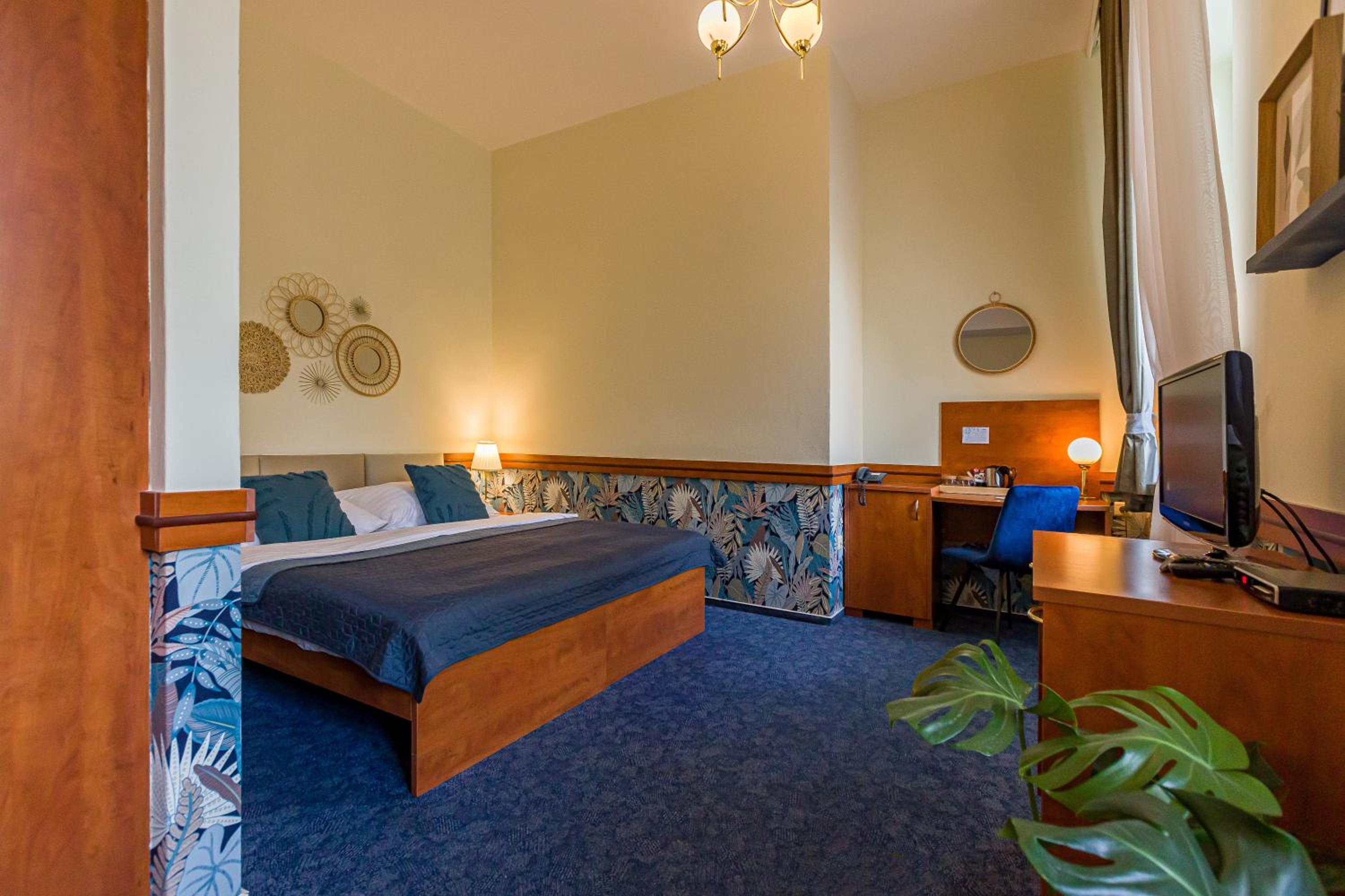Double Room - Photo 5