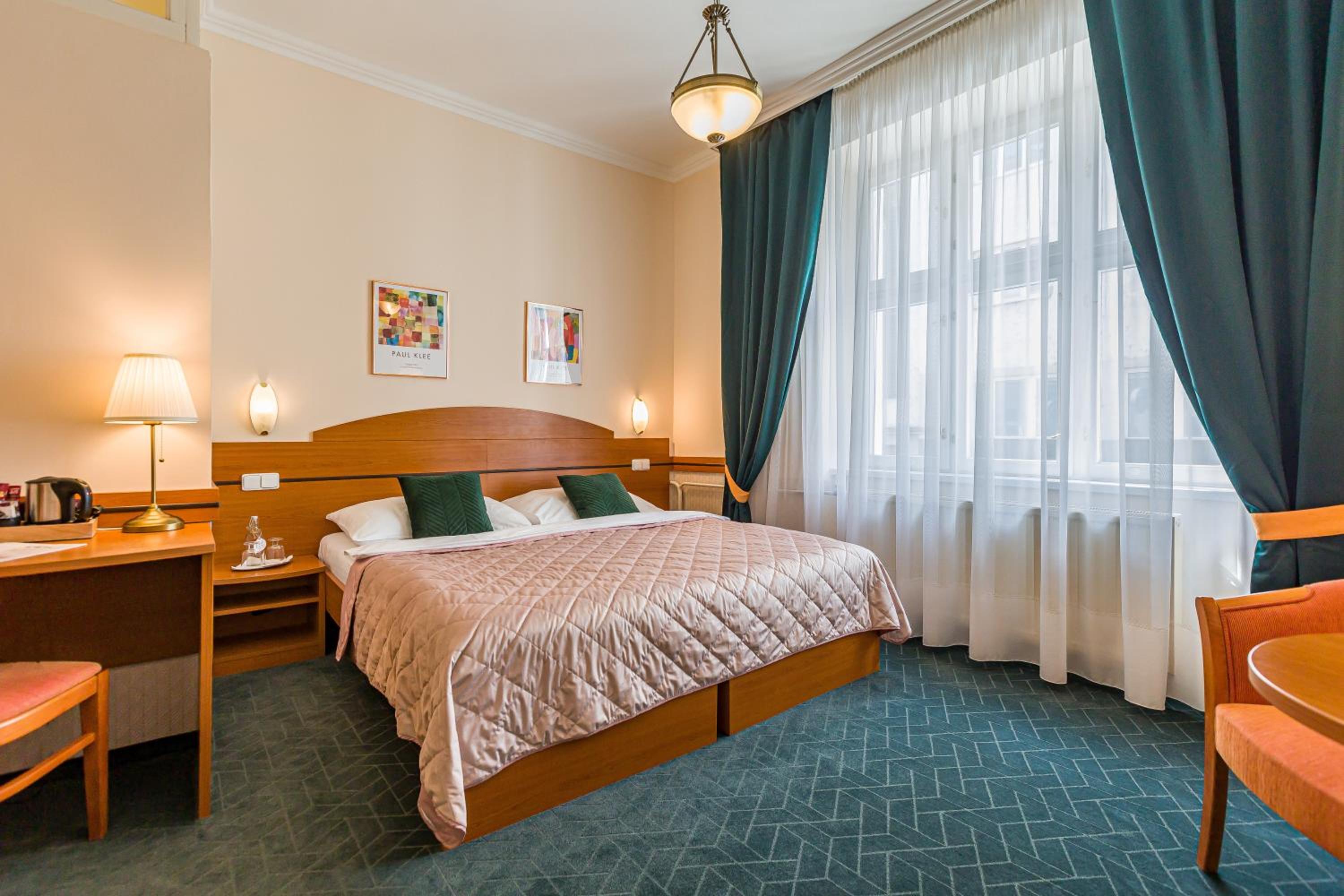 Double Room - Photo 10
