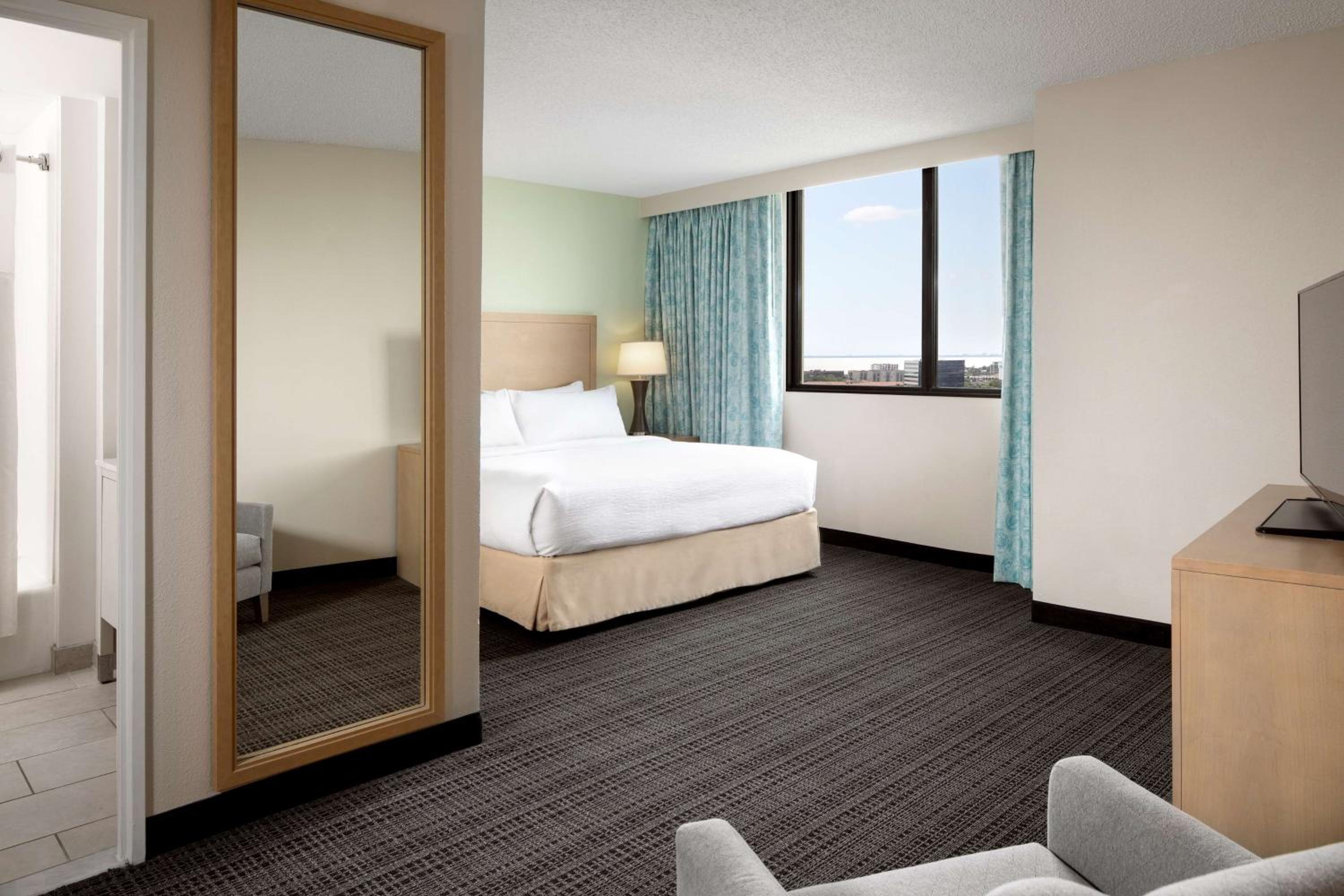 Two Bedroom Suite - Non-Smoking photo 3