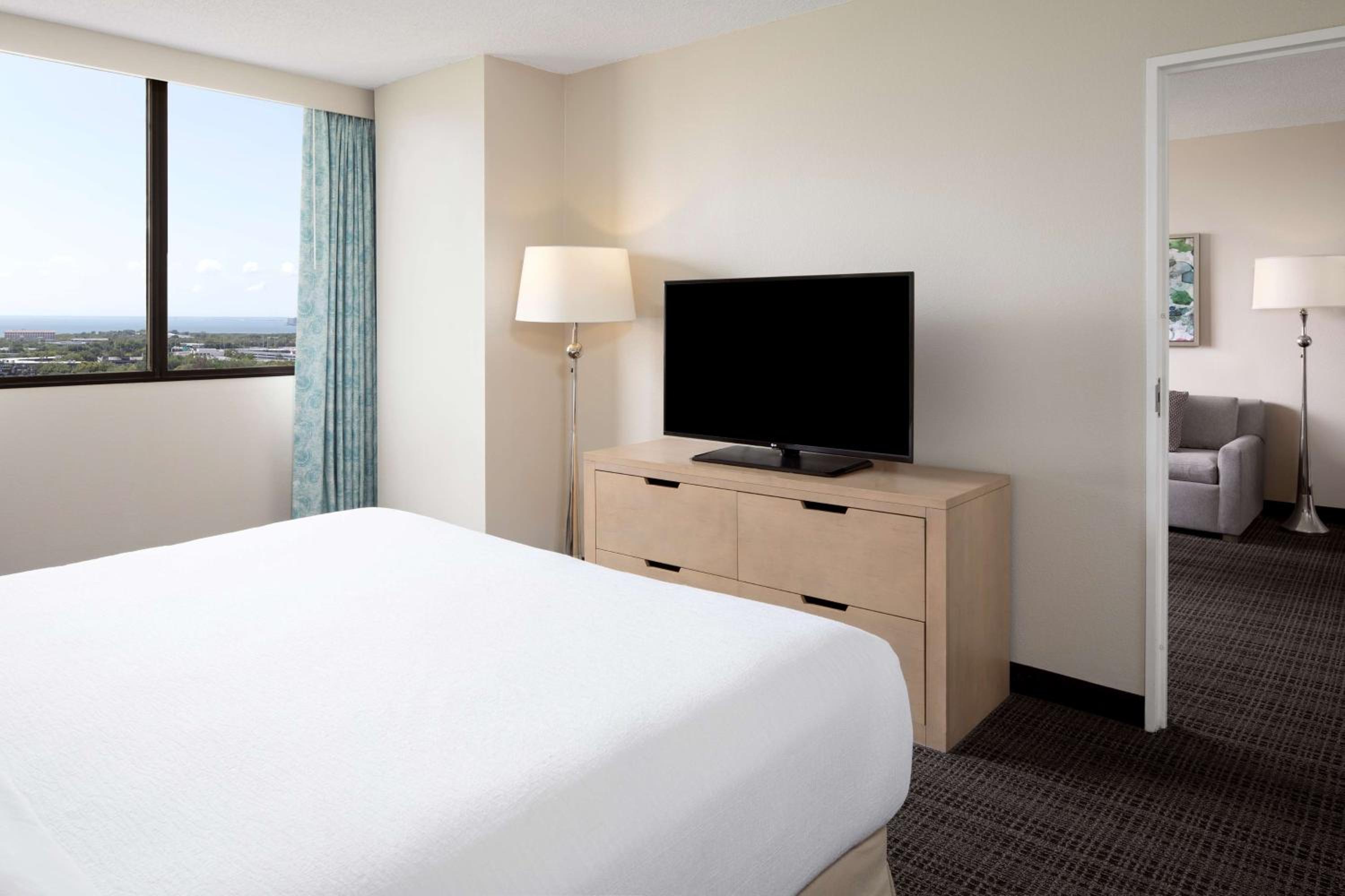 King Room with Bay/Sunset View - Non-Smoking