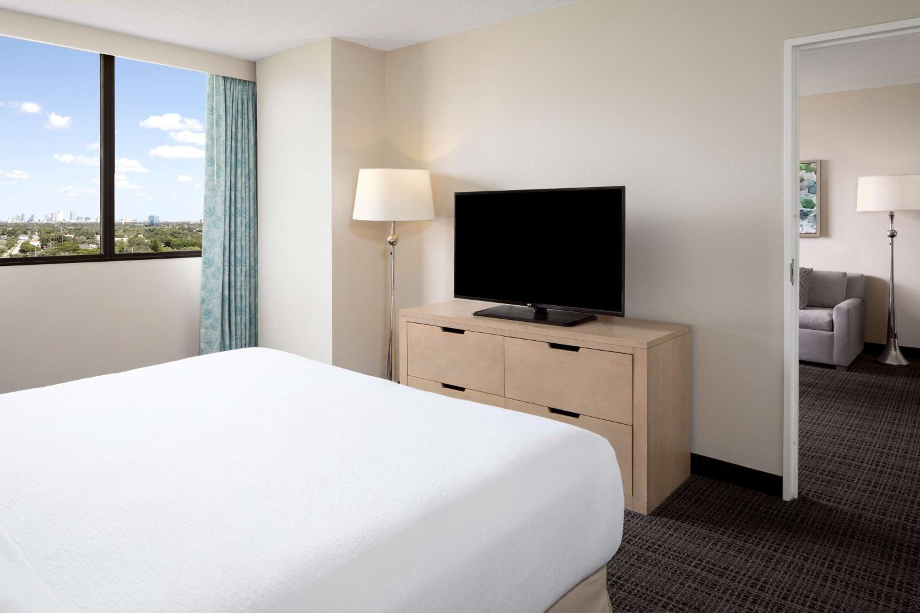King Suite with City View - Non-Smoking