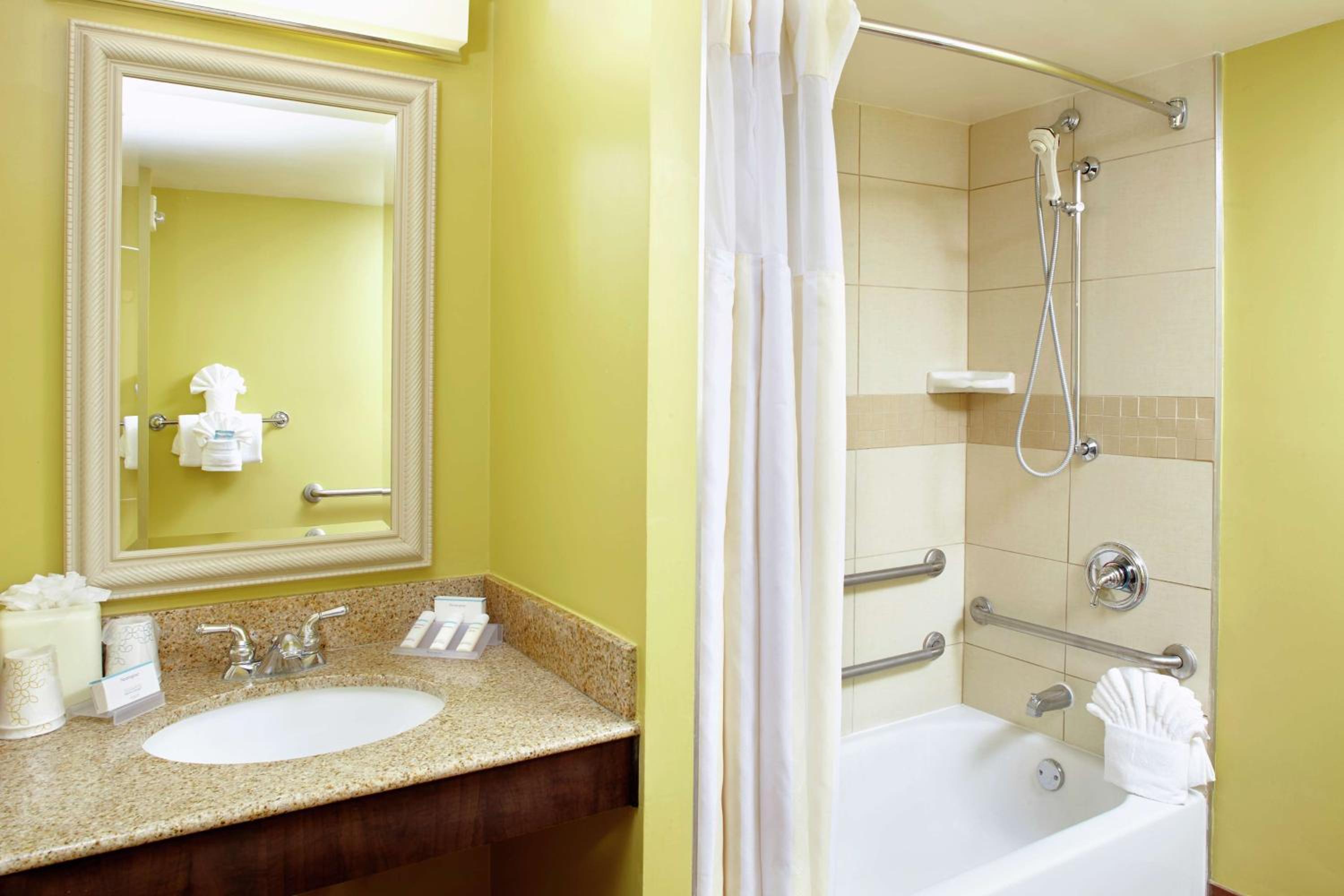 King Room With Bath Tub - Disability/Hearing Access
