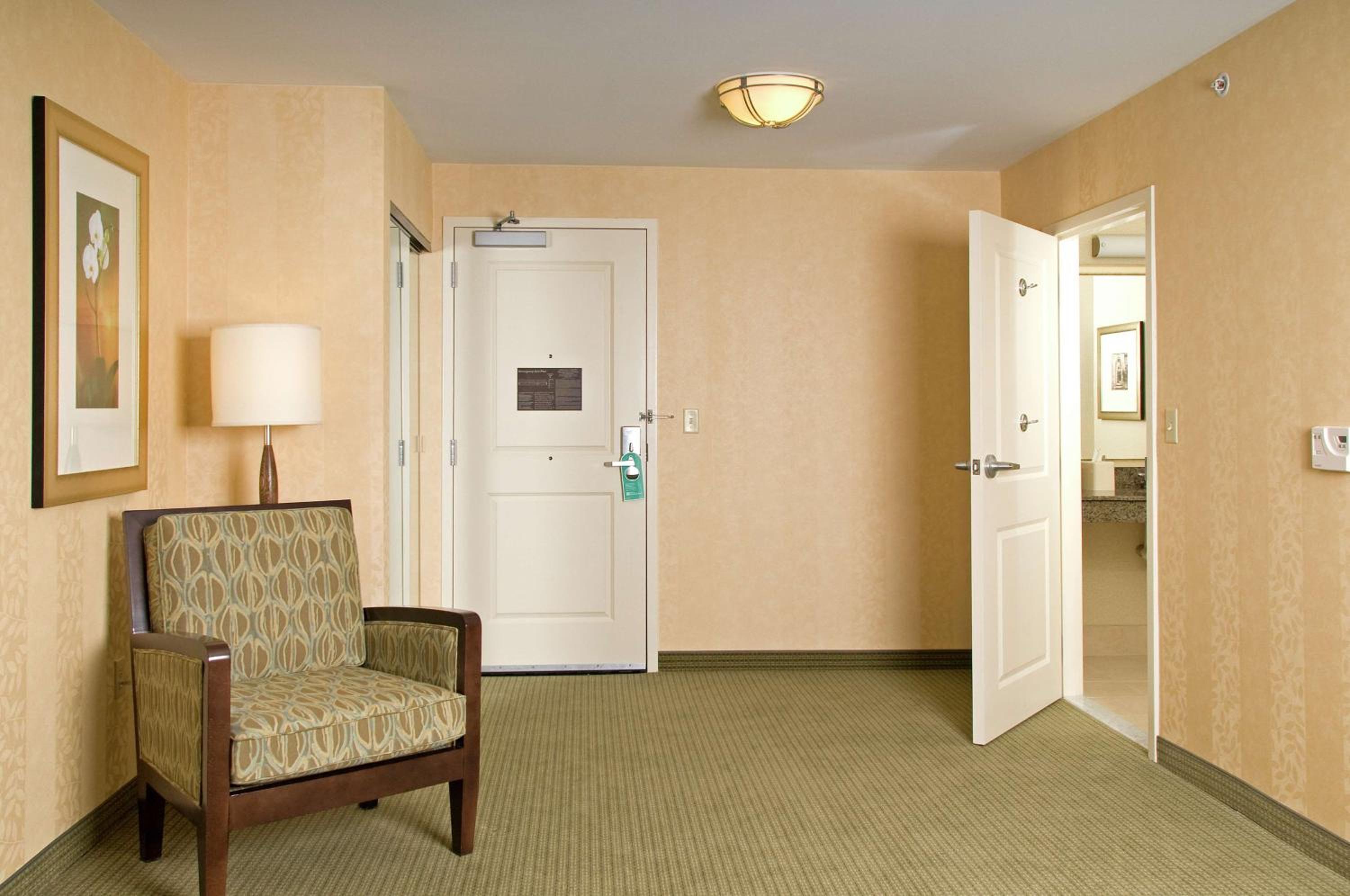 King Room with Roll-In Shower - Mobility/Hearing Accessible - Photo 1