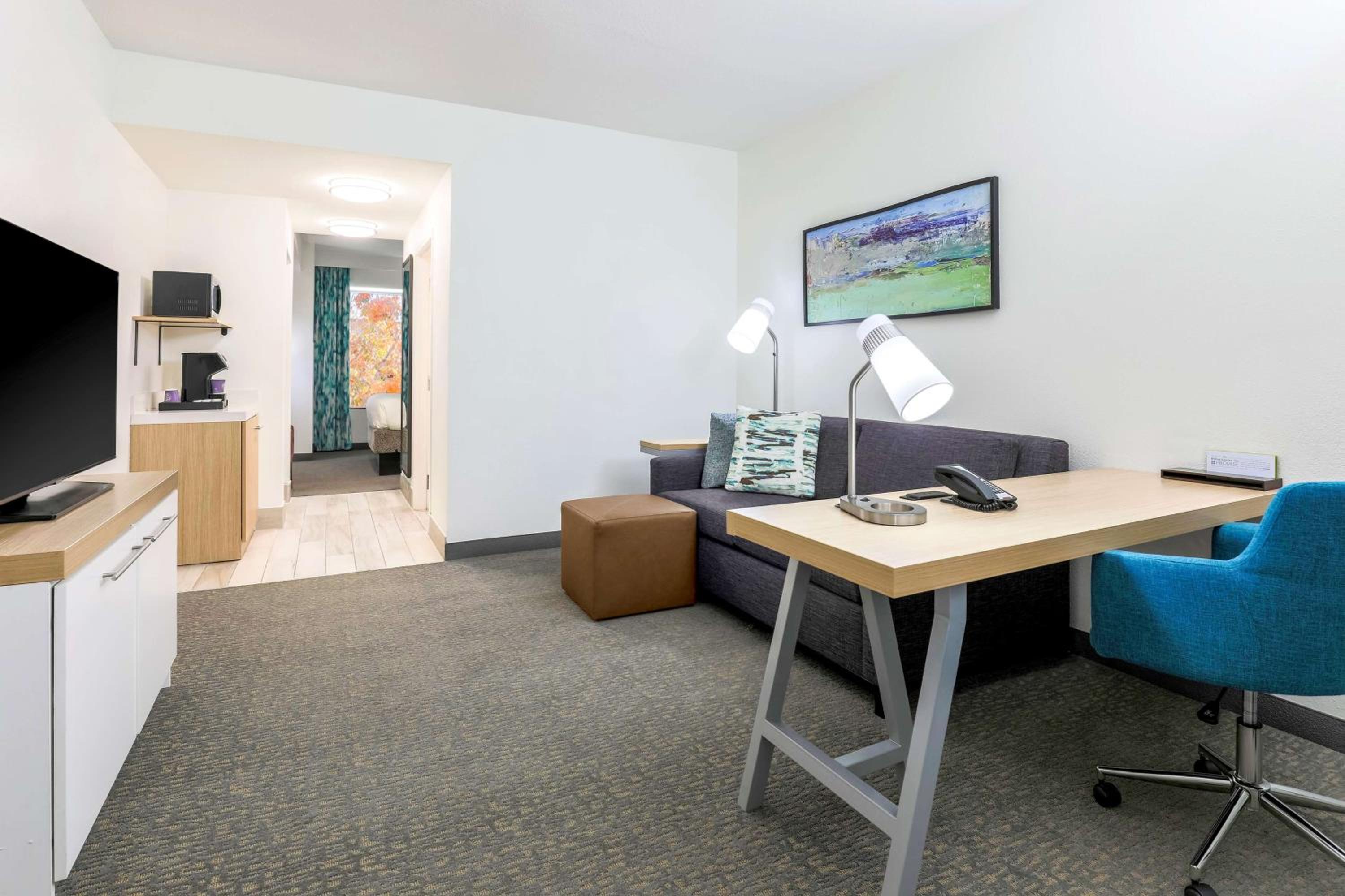One-Bedroom King Suite with Sofa Bed - Photo 5