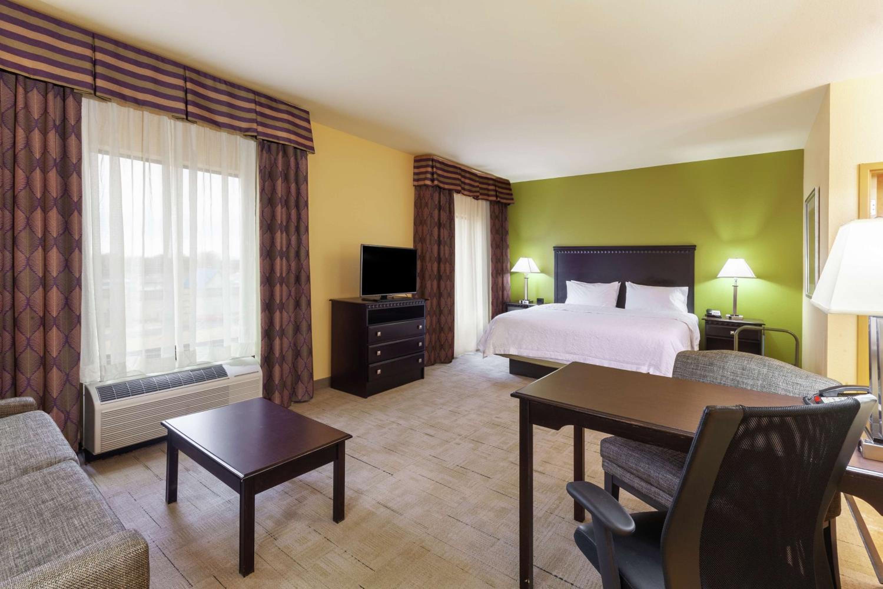 King Studio Suite with Sofa Bed - Non-Smoking - Photo 1