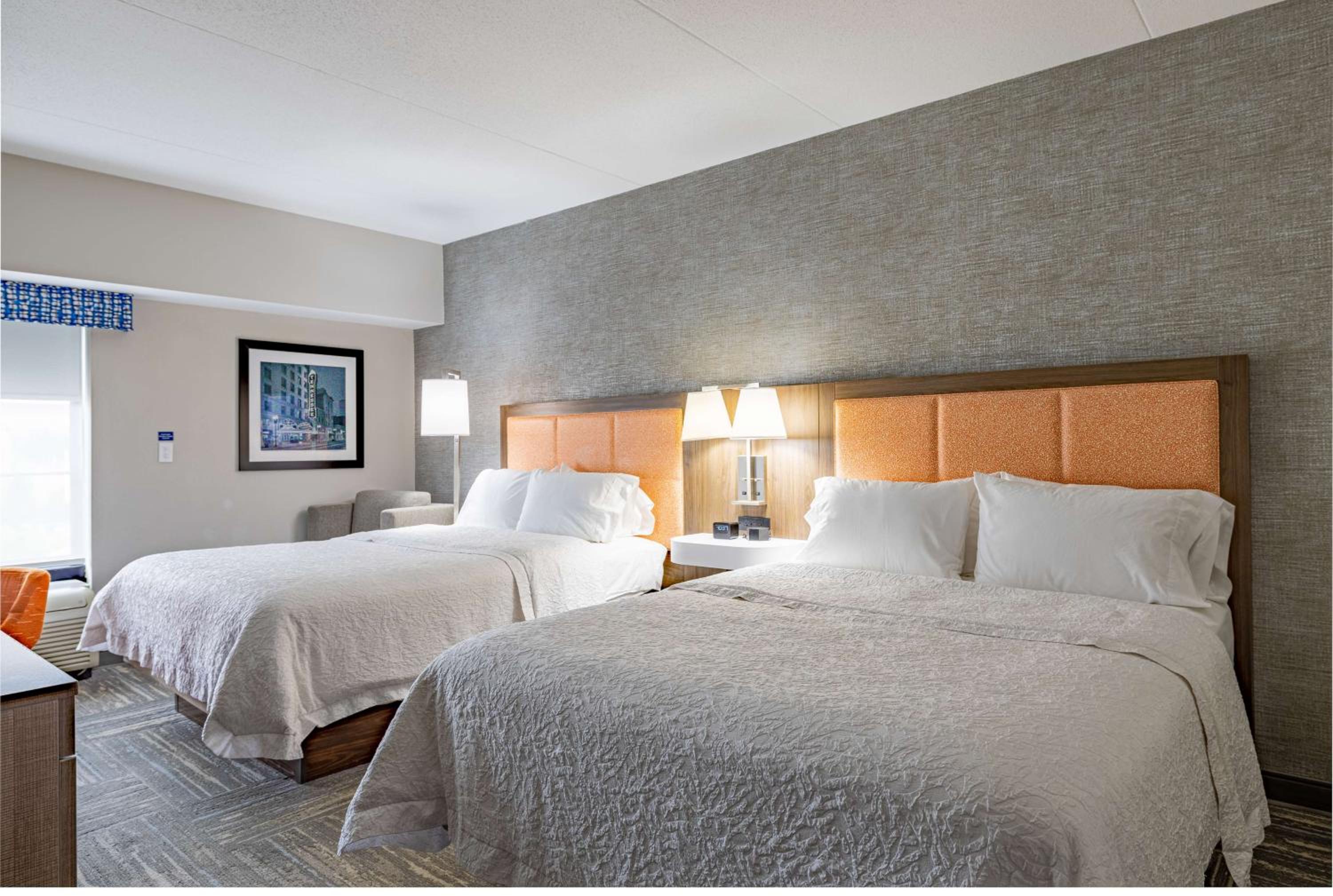 Room with Two Queen Beds - Non-Smoking - Photo 3