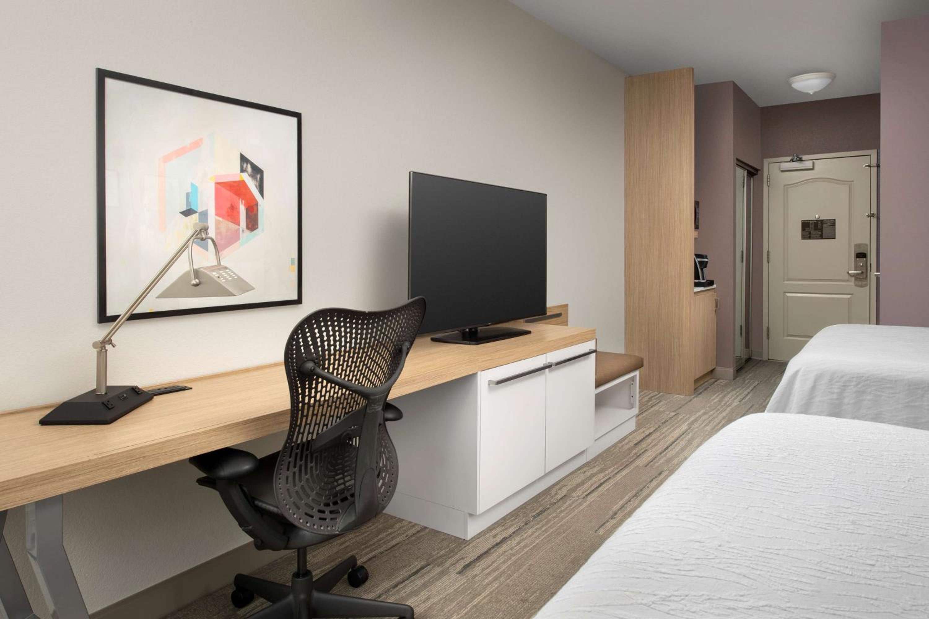 Queen Room with Two Queen Beds - Photo 1