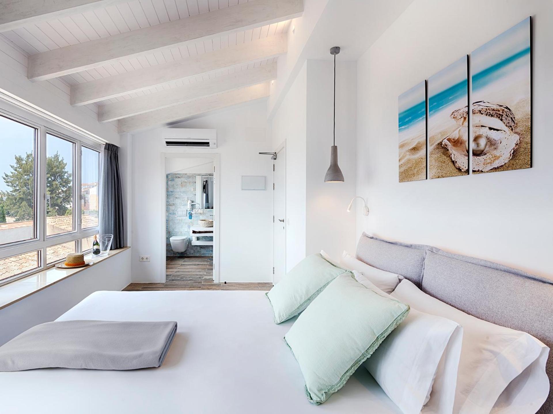 Double Room with Sea View - Photo 13