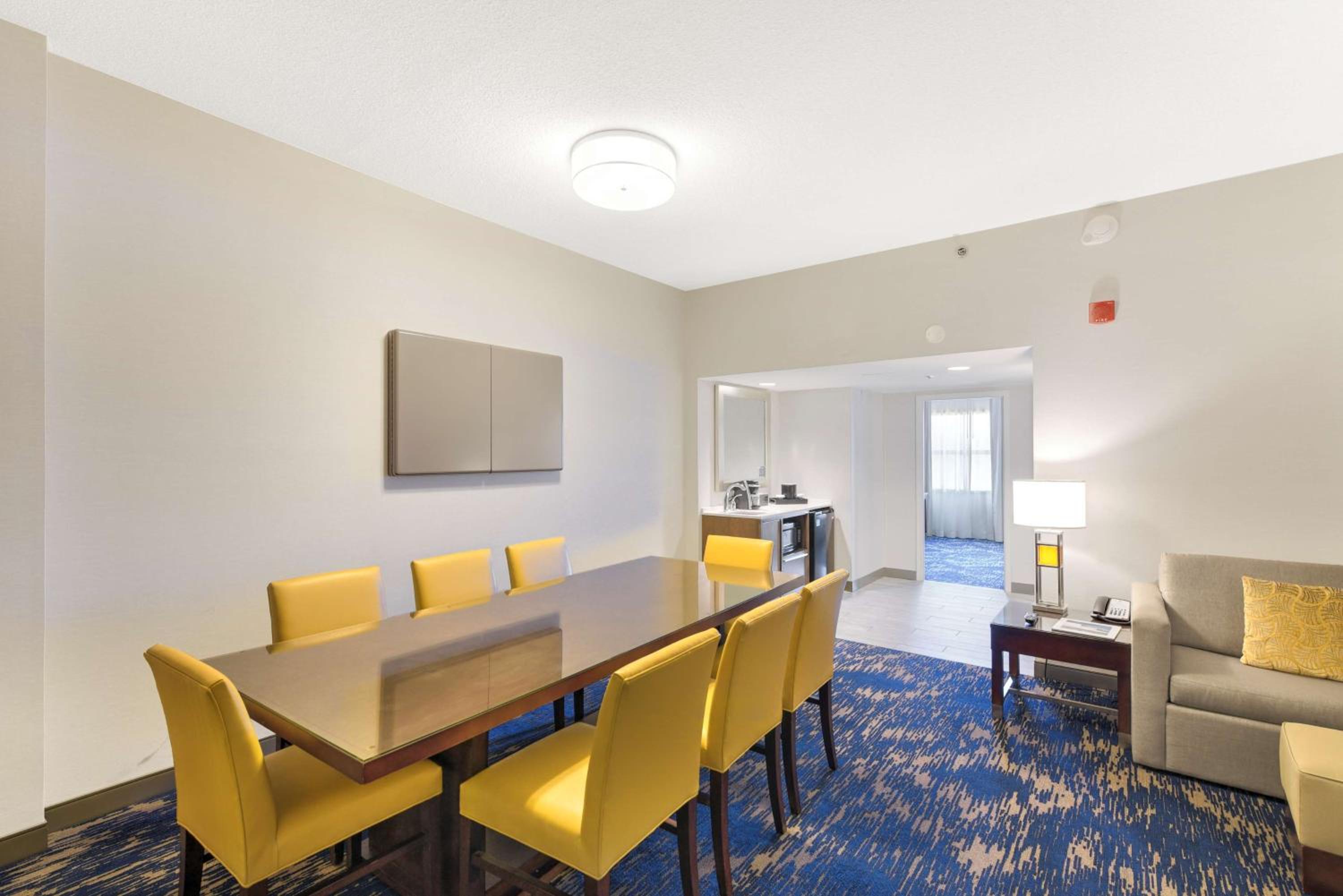 Executive King Suite - Photo 4