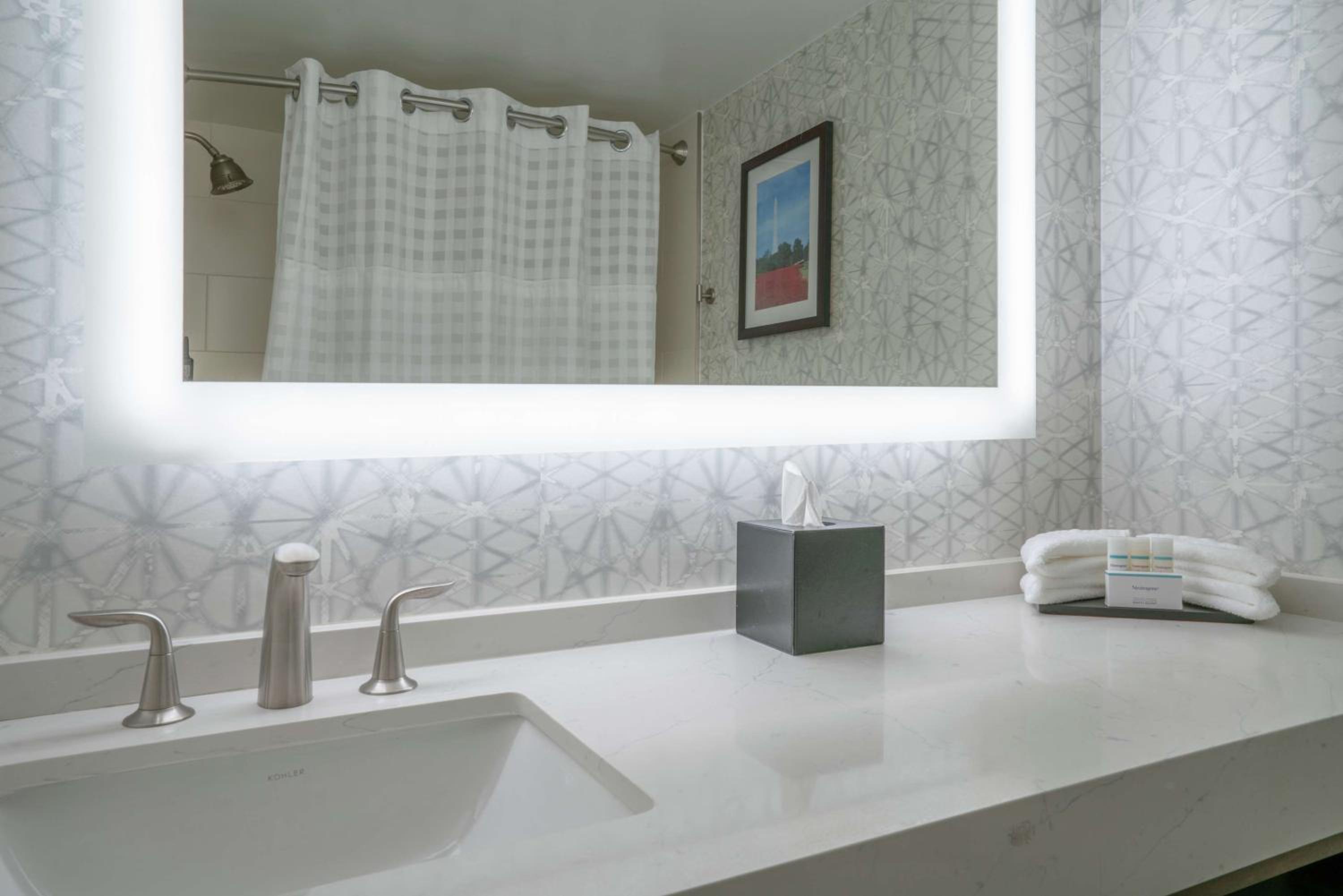 Executive King Suite - Photo 2