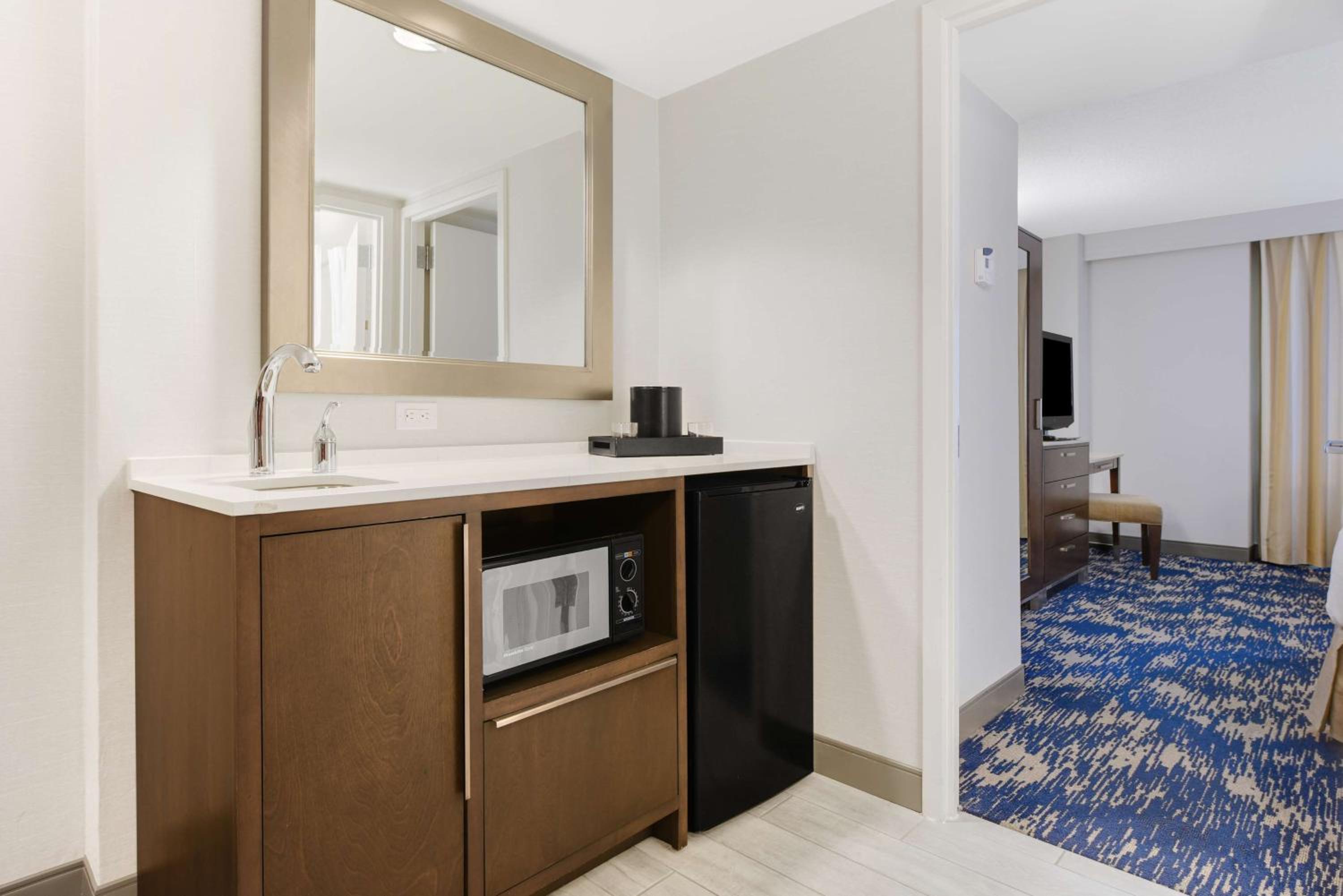 Executive King Suite - Photo 5