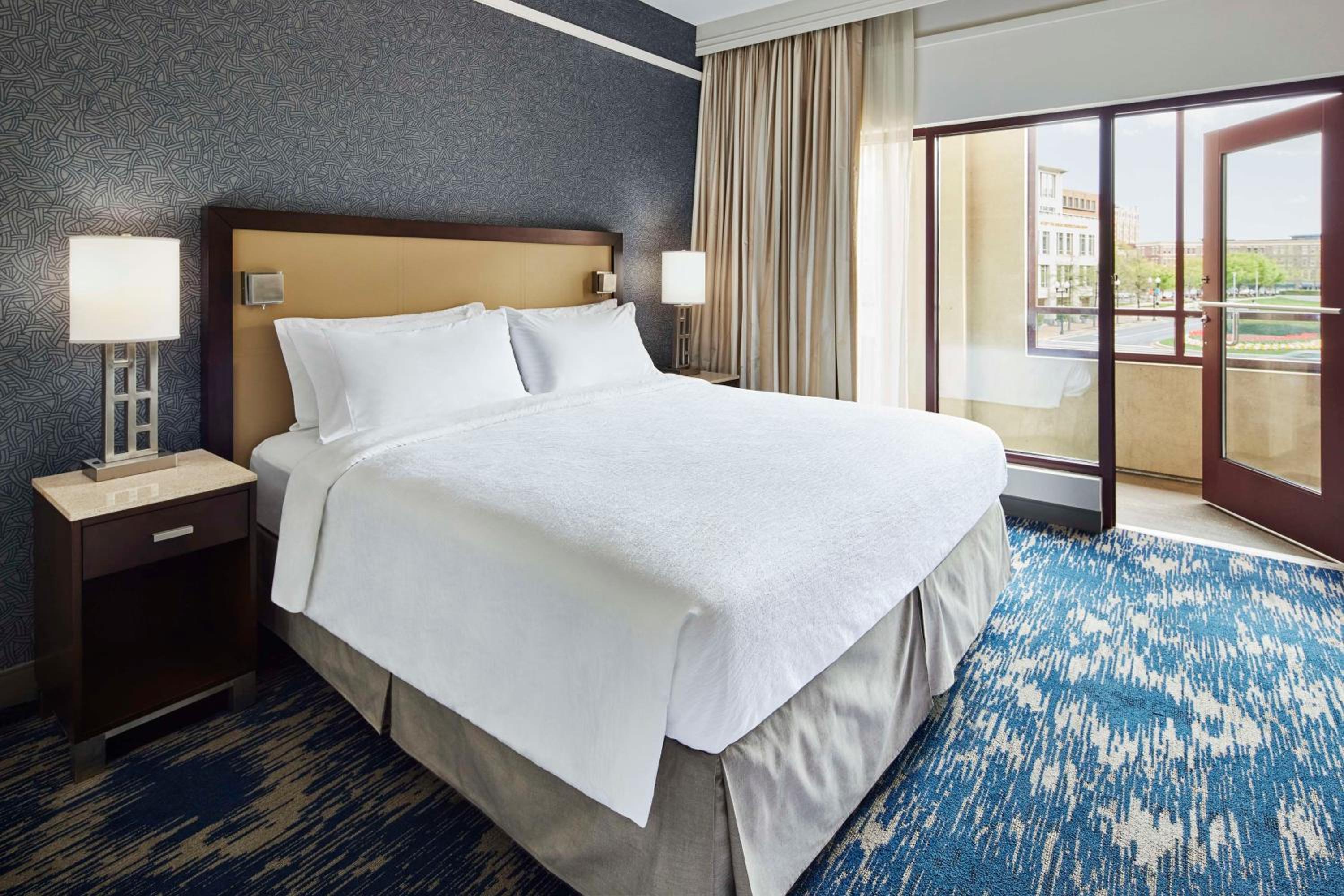 King Suite with Balcony - Photo 1