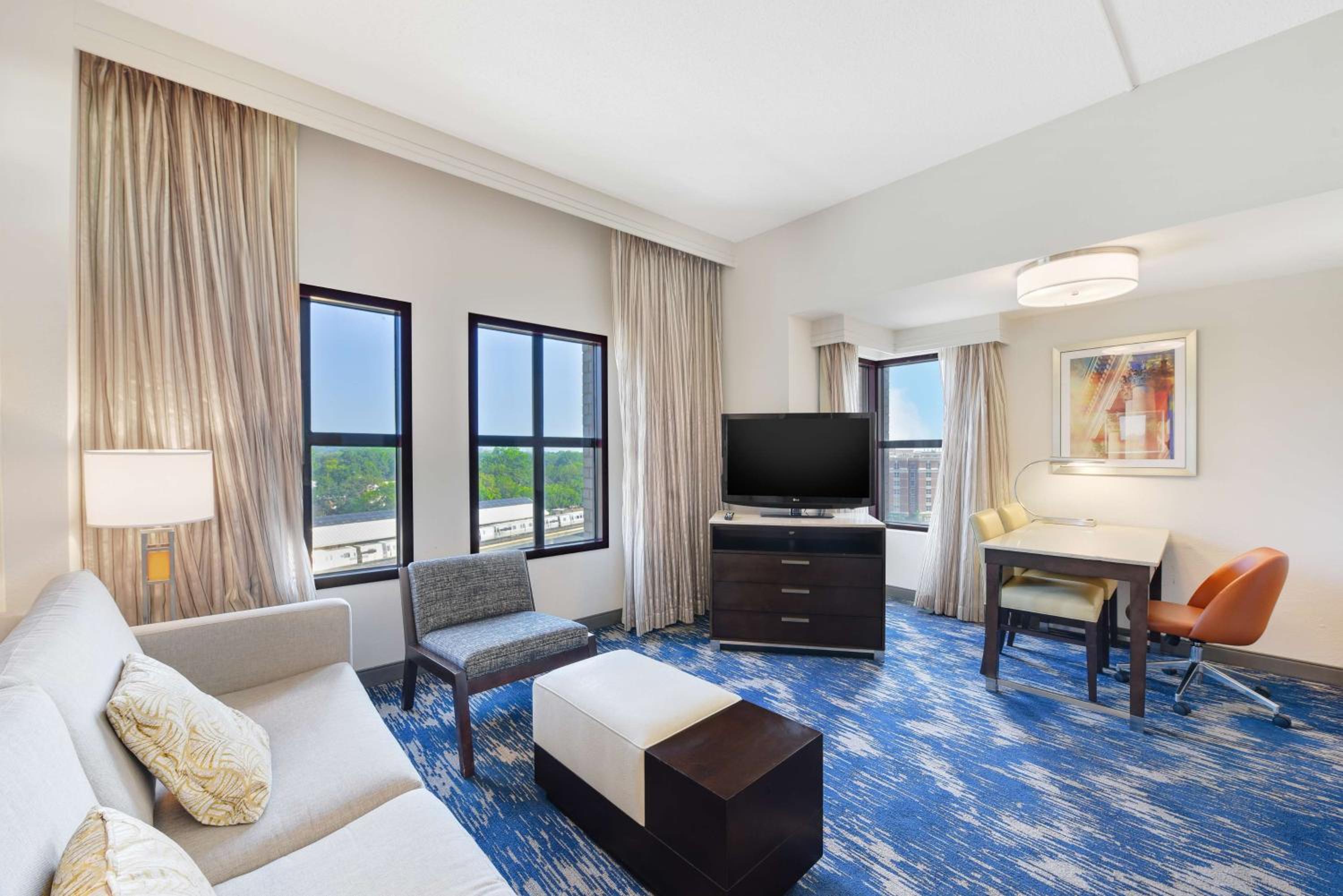 King Suite - Photo 2