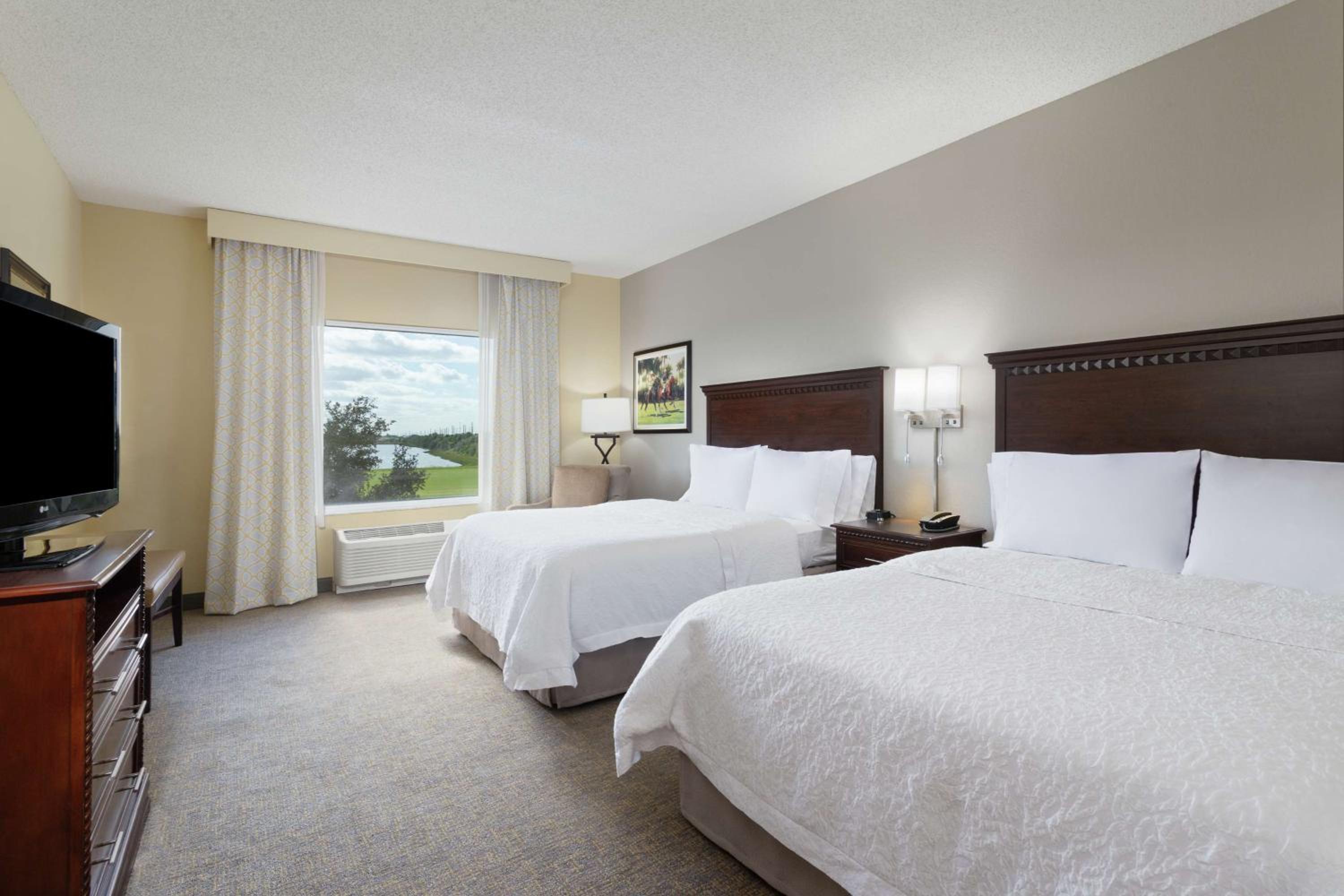 Two-Bedroom Queen Suite - Non-Smoking - Photo 8