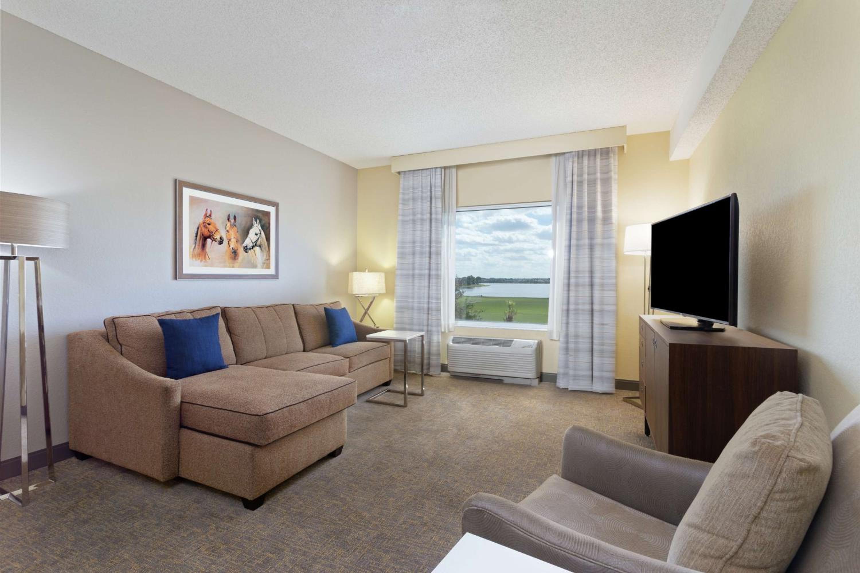 Two-Bedroom Queen Suite - Non-Smoking - Photo 6