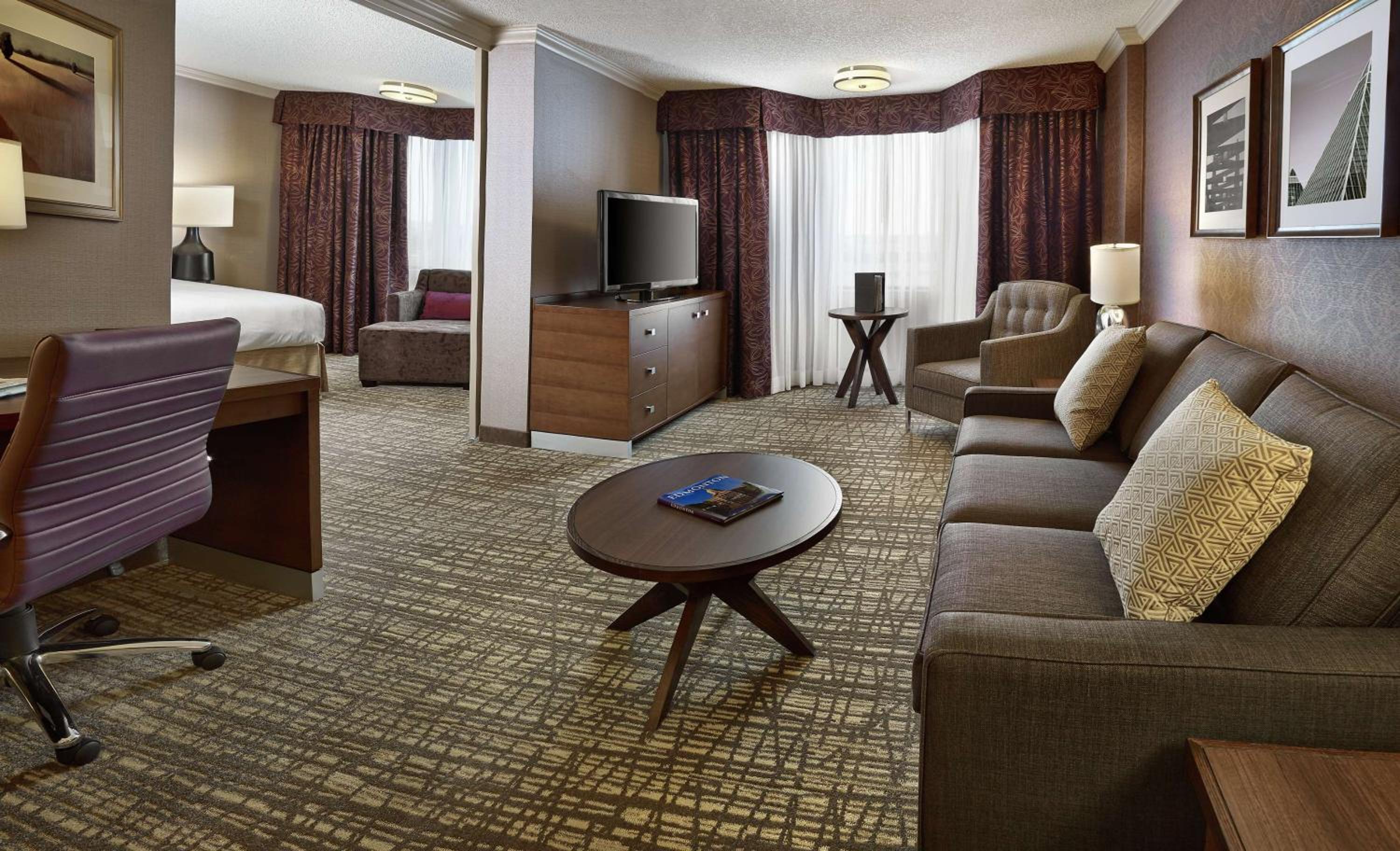 King Room - Accessible - Roll-In Shower