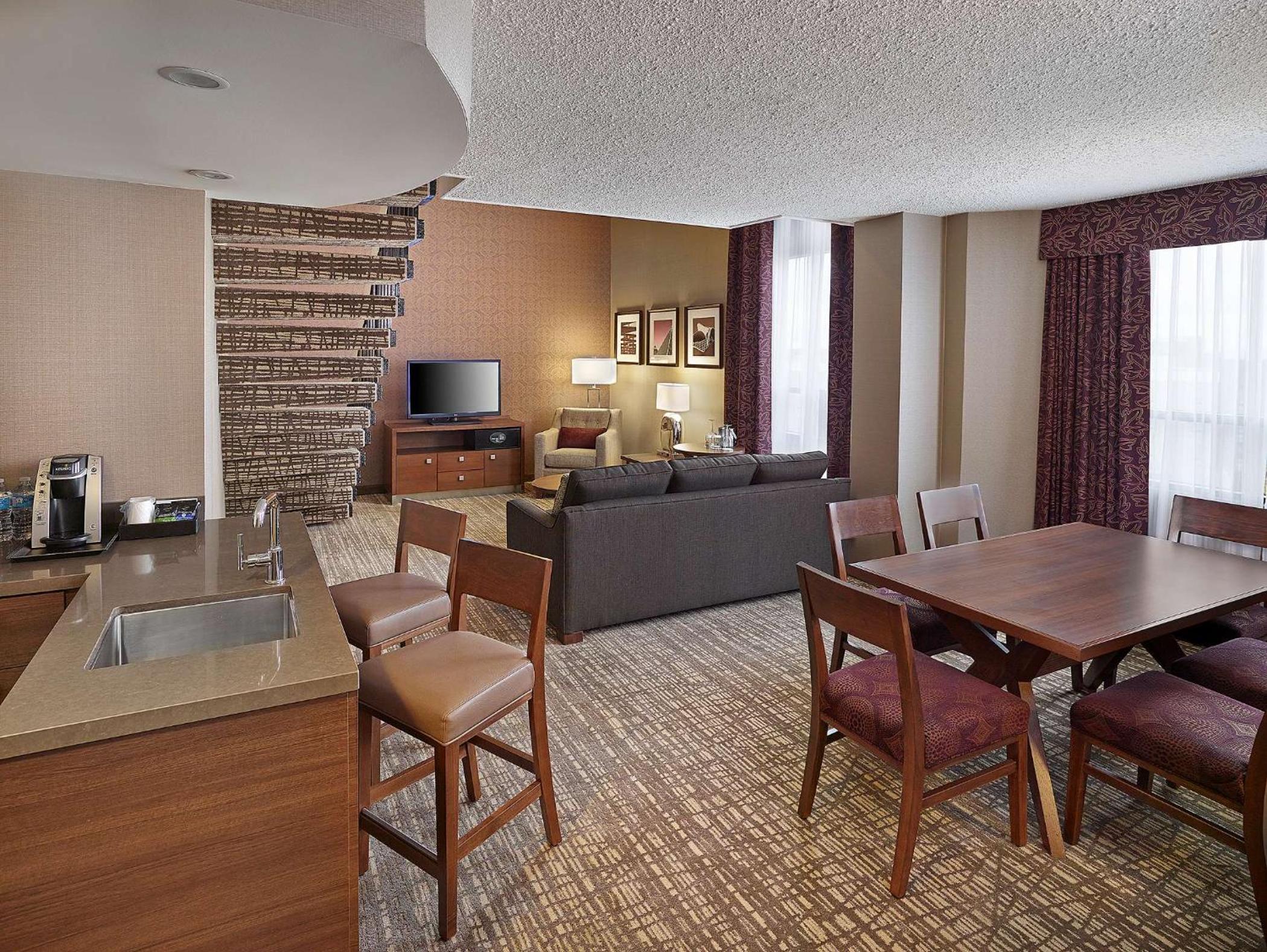 King Room - Split Level