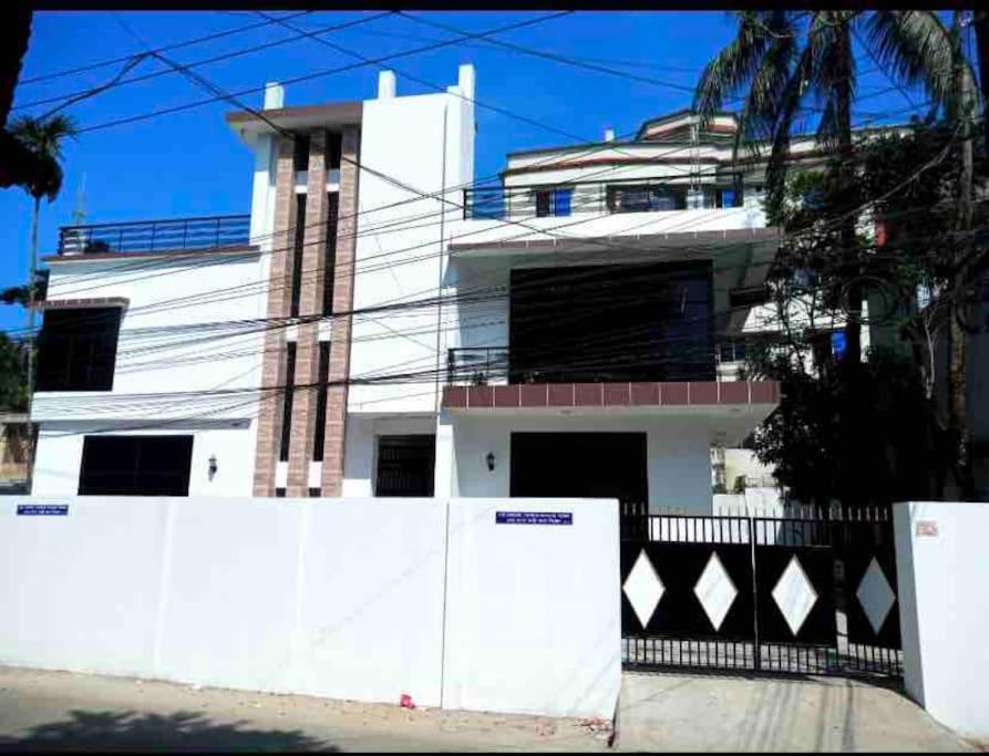 Three-Bedroom House photo 1