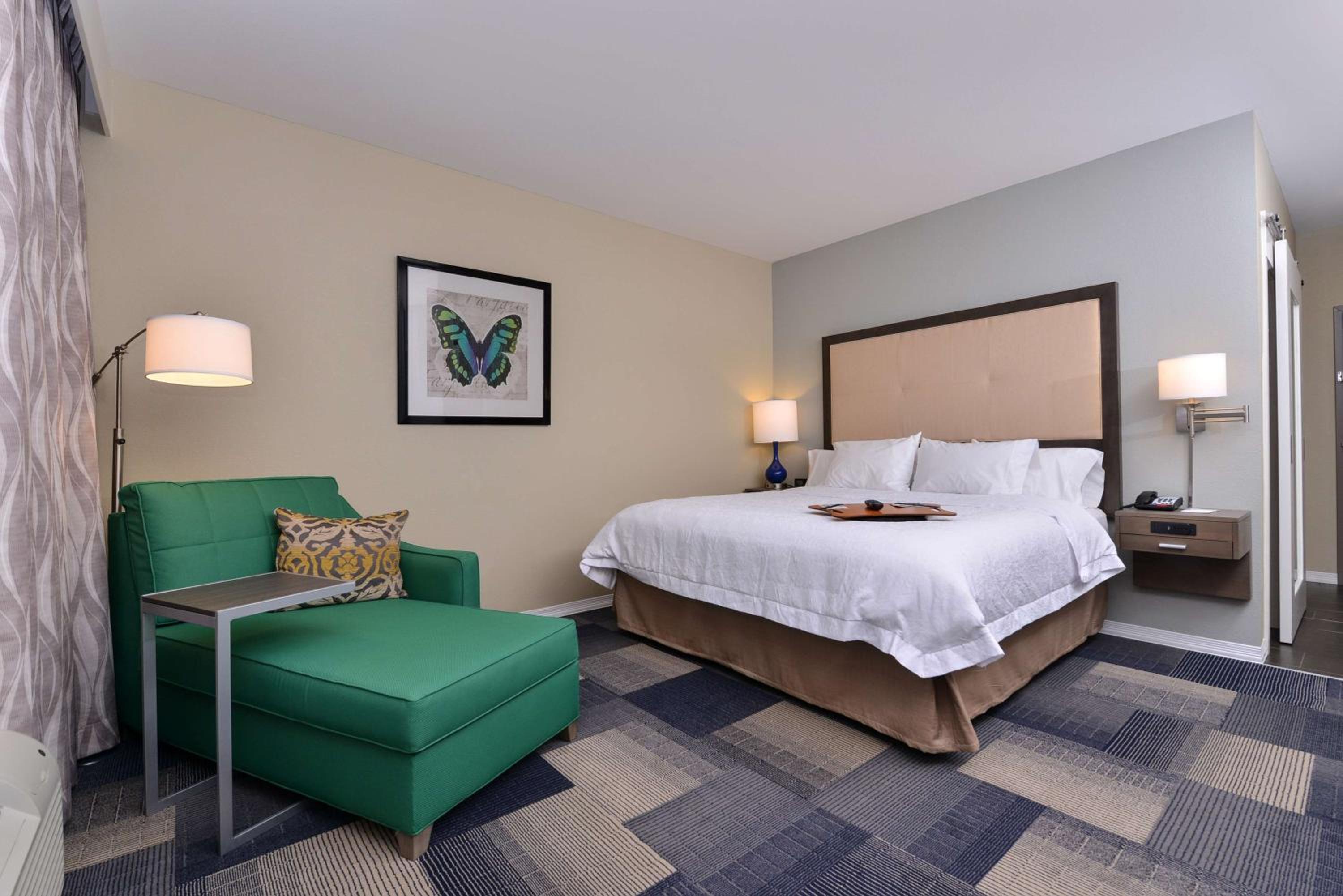 King Room with Accessible Tub - Mobility and Hearing Access/Non-Smoking photo 1