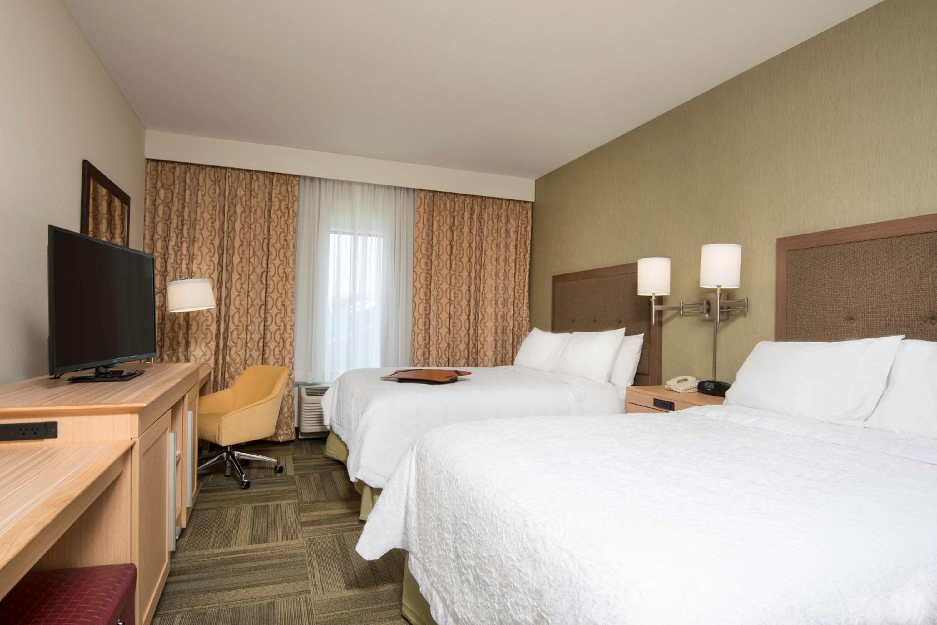 Queen Studio Suite with Two Queen Beds - Non-Smoking