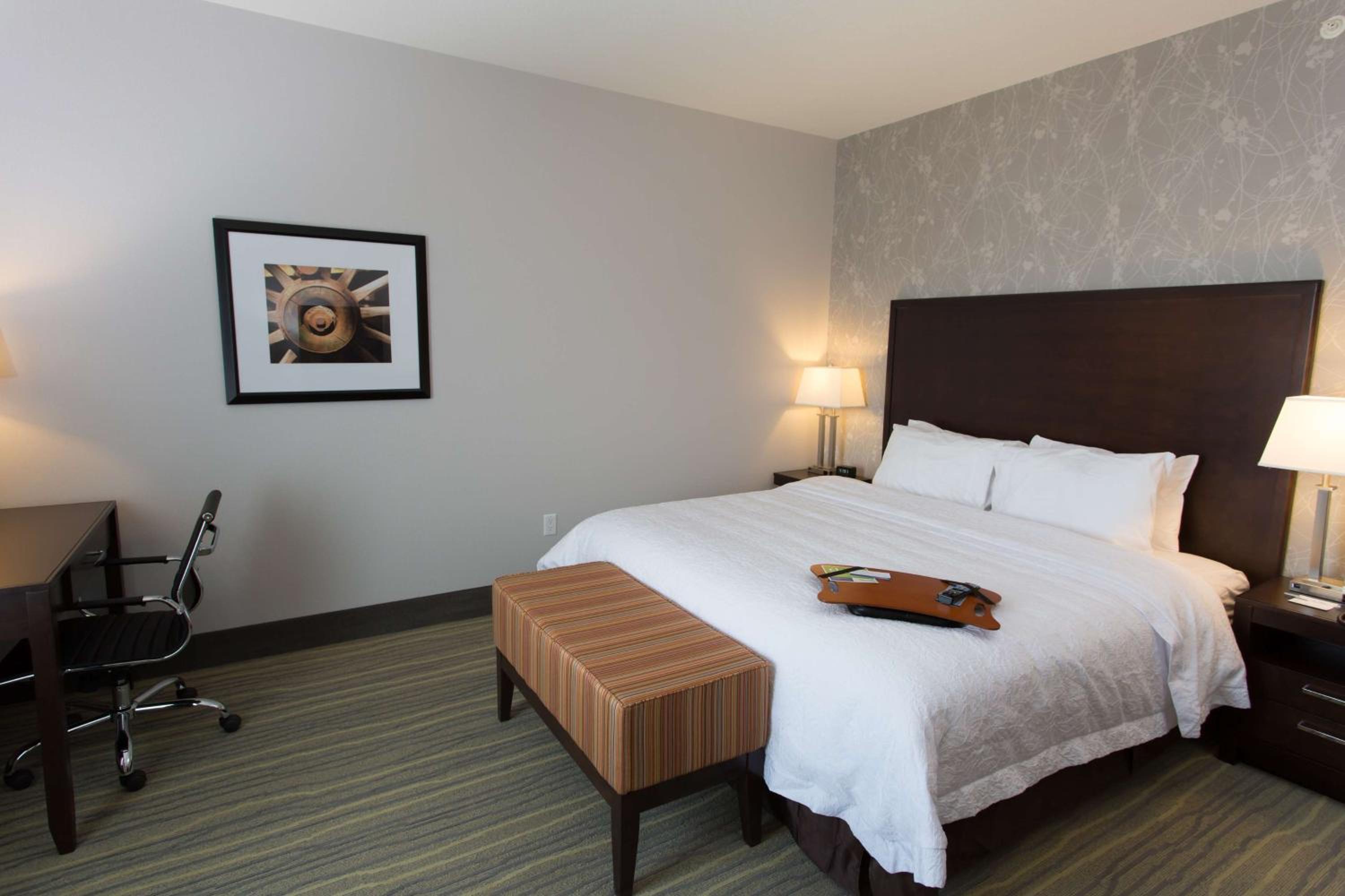 King Room - Non-Smoking photo 1