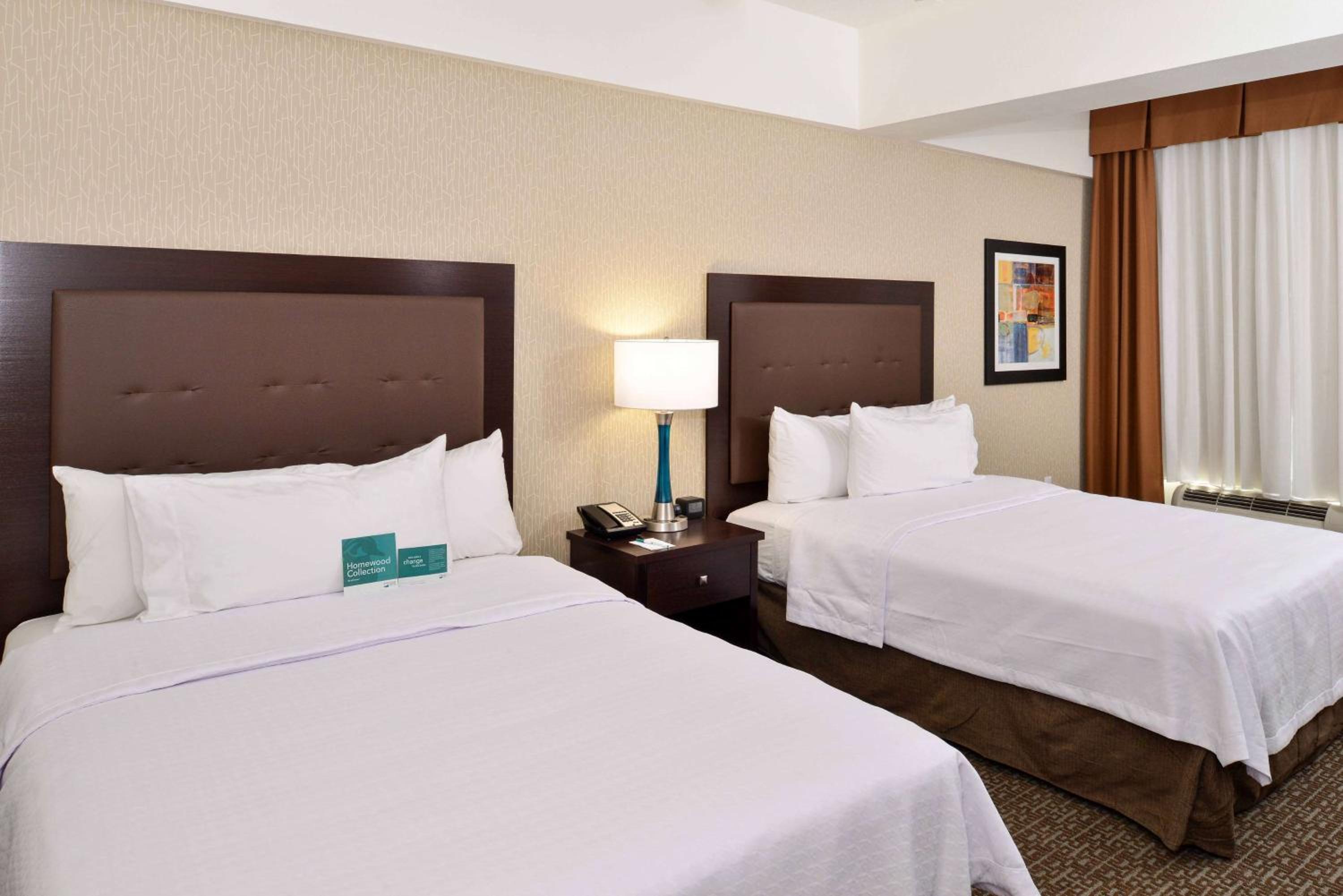 One-Bedroom Queen Suite with Two Queen Beds - Non-Smoking