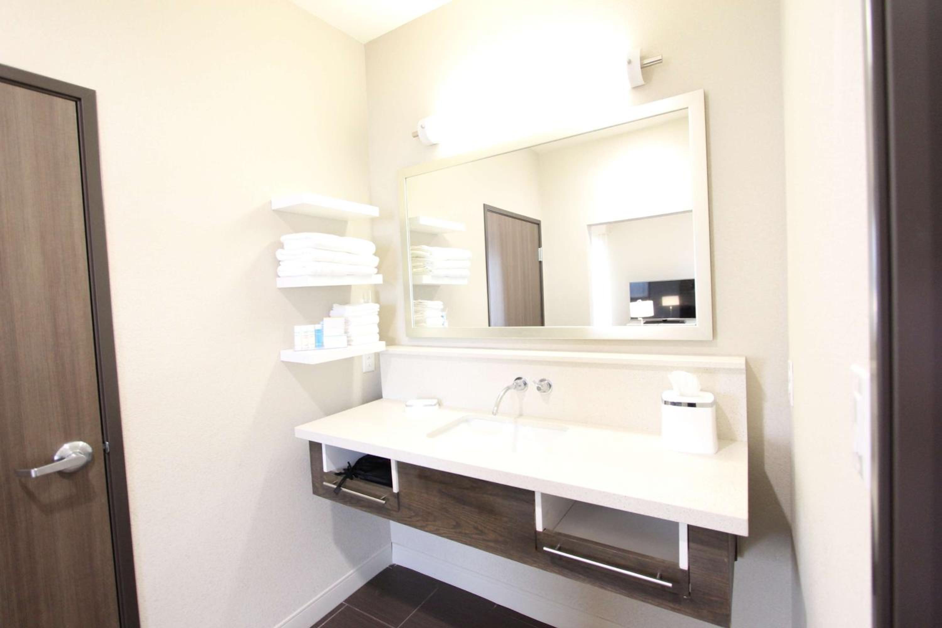 King Studio Suite - Non Smoking photo 2