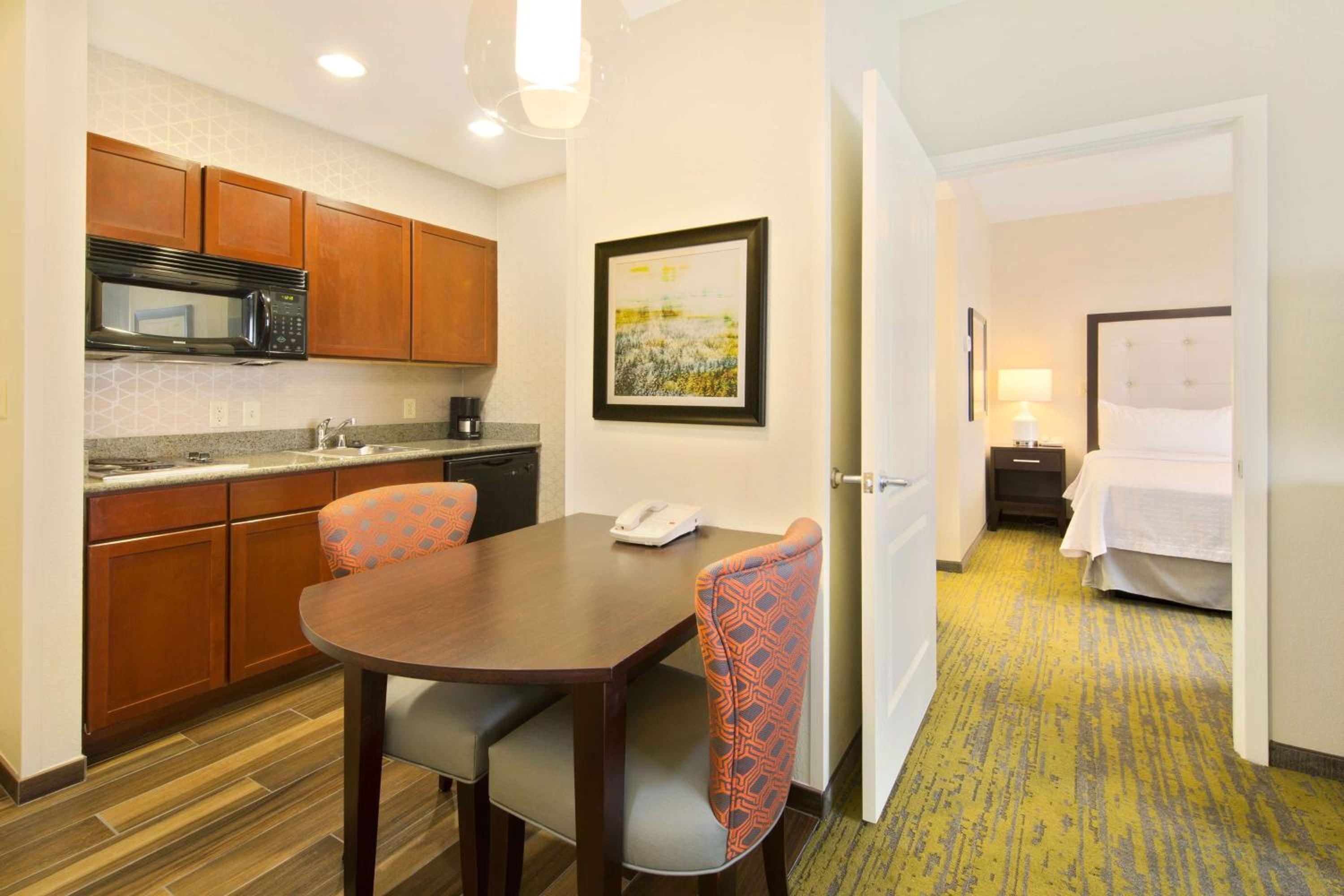 Premium One-Bedroom King Suite - Non-Smoking - Photo 1